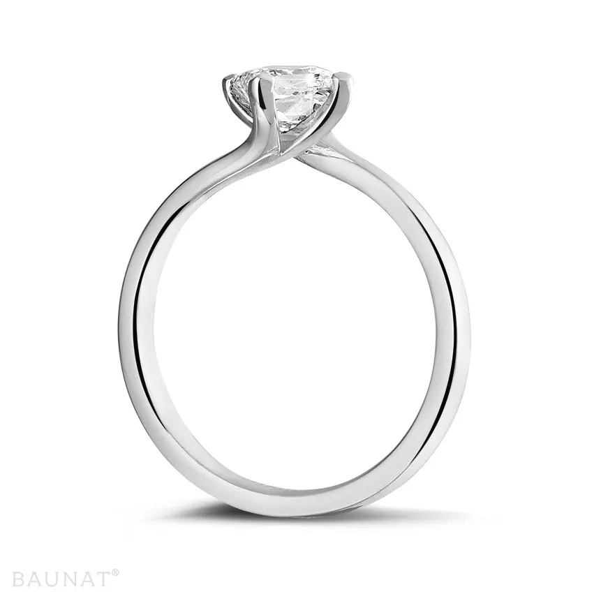 0.70 quilates anillo solitario en oro blanco con diamante talla princesa 