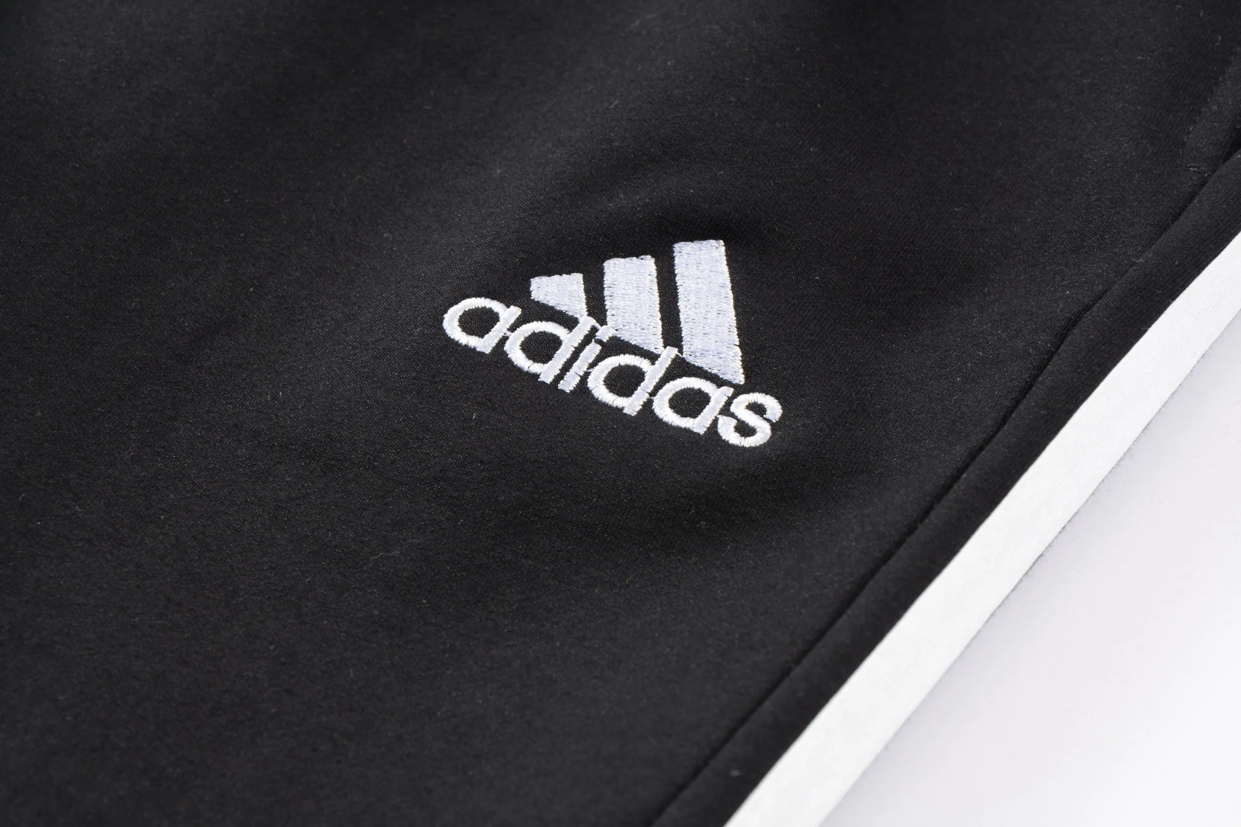 ADIDAS 3STRIPES EDIT
