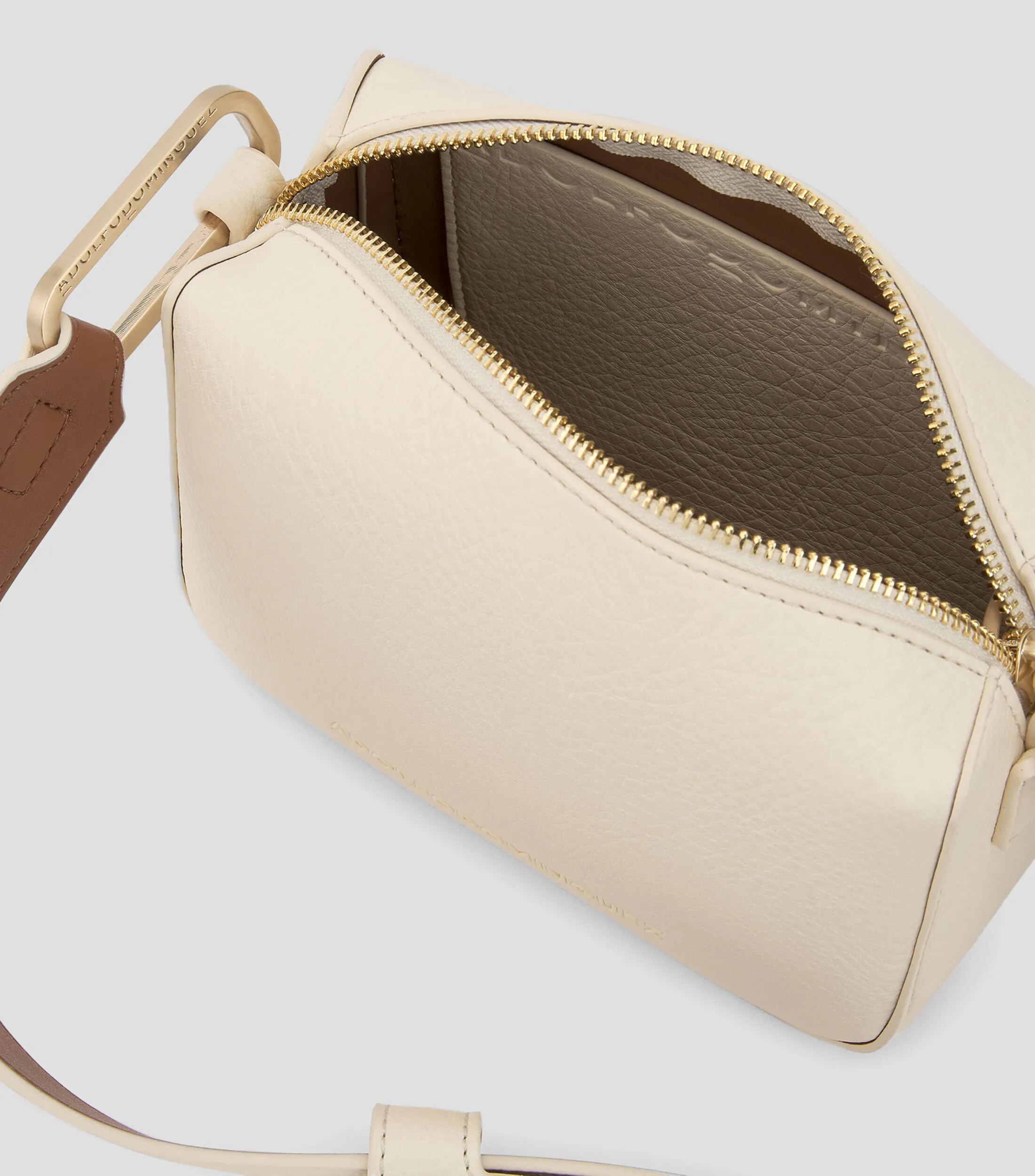 Adolfo Dominguez Bolso crossbody granulado Mujer