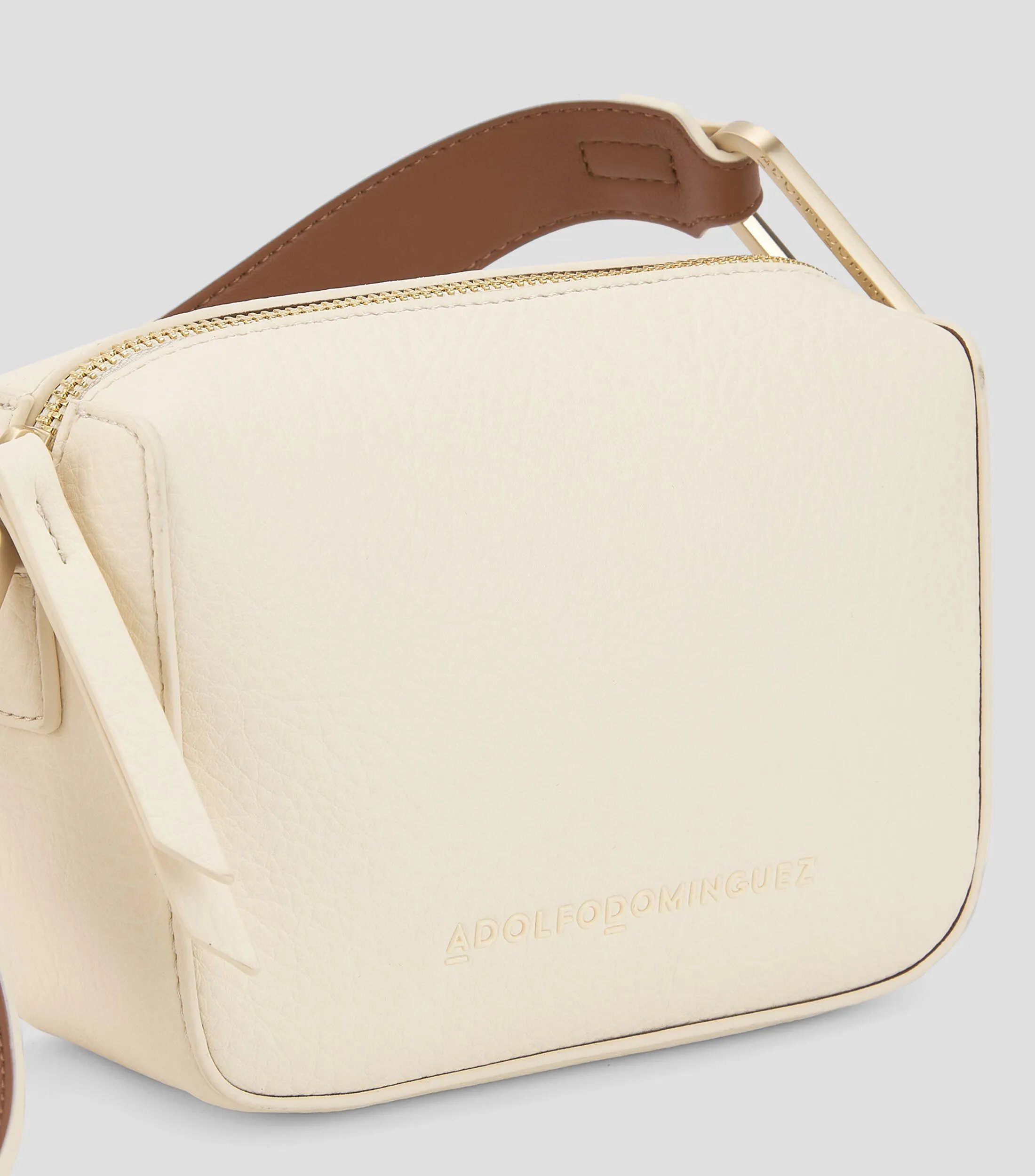 Adolfo Dominguez Bolso crossbody granulado Mujer