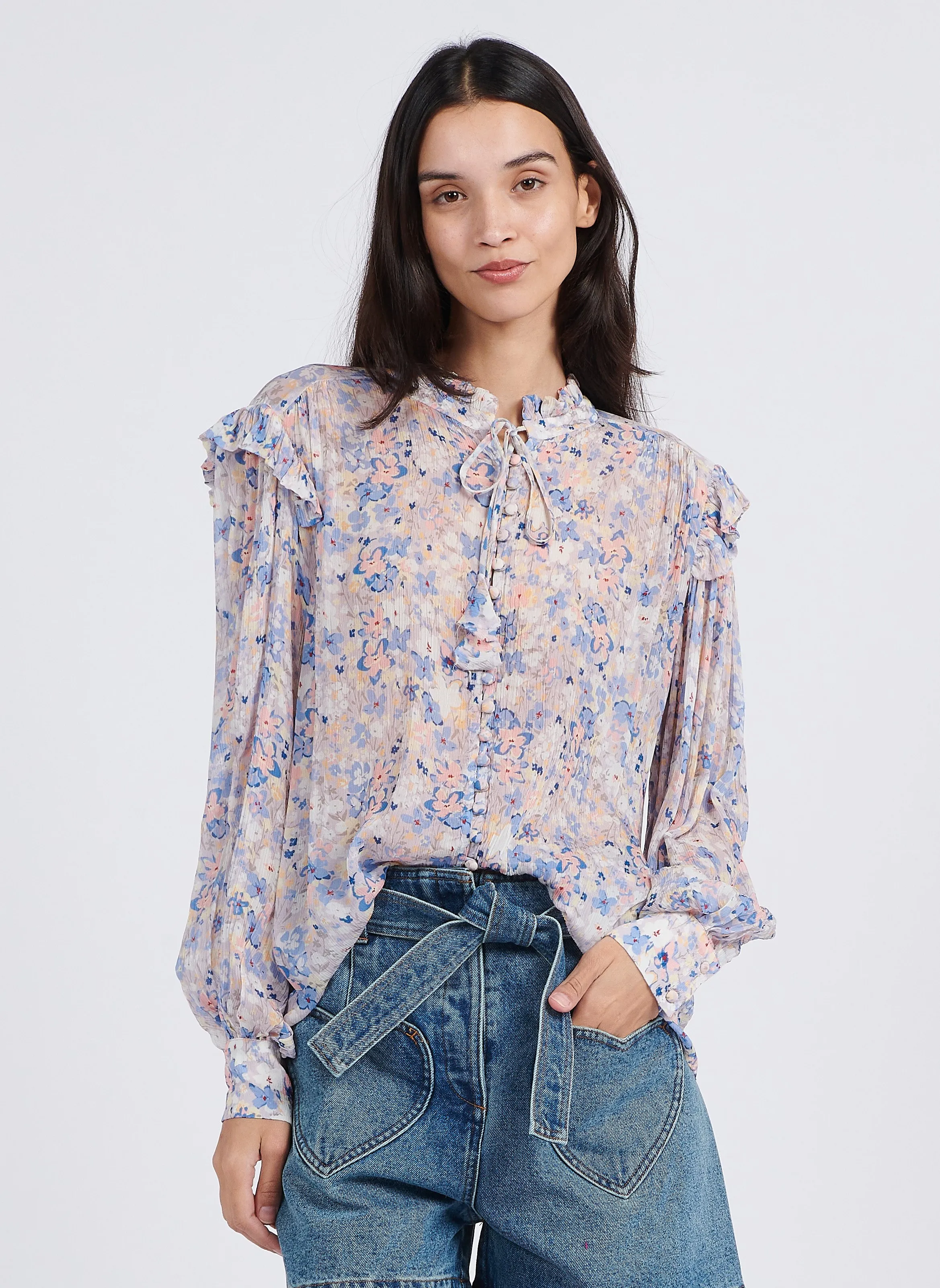 BERENICE CHISCA  CAMISA RECTA CON CUELLO VICTORIANO Y ESTAMPADO EN MULTICOLOR