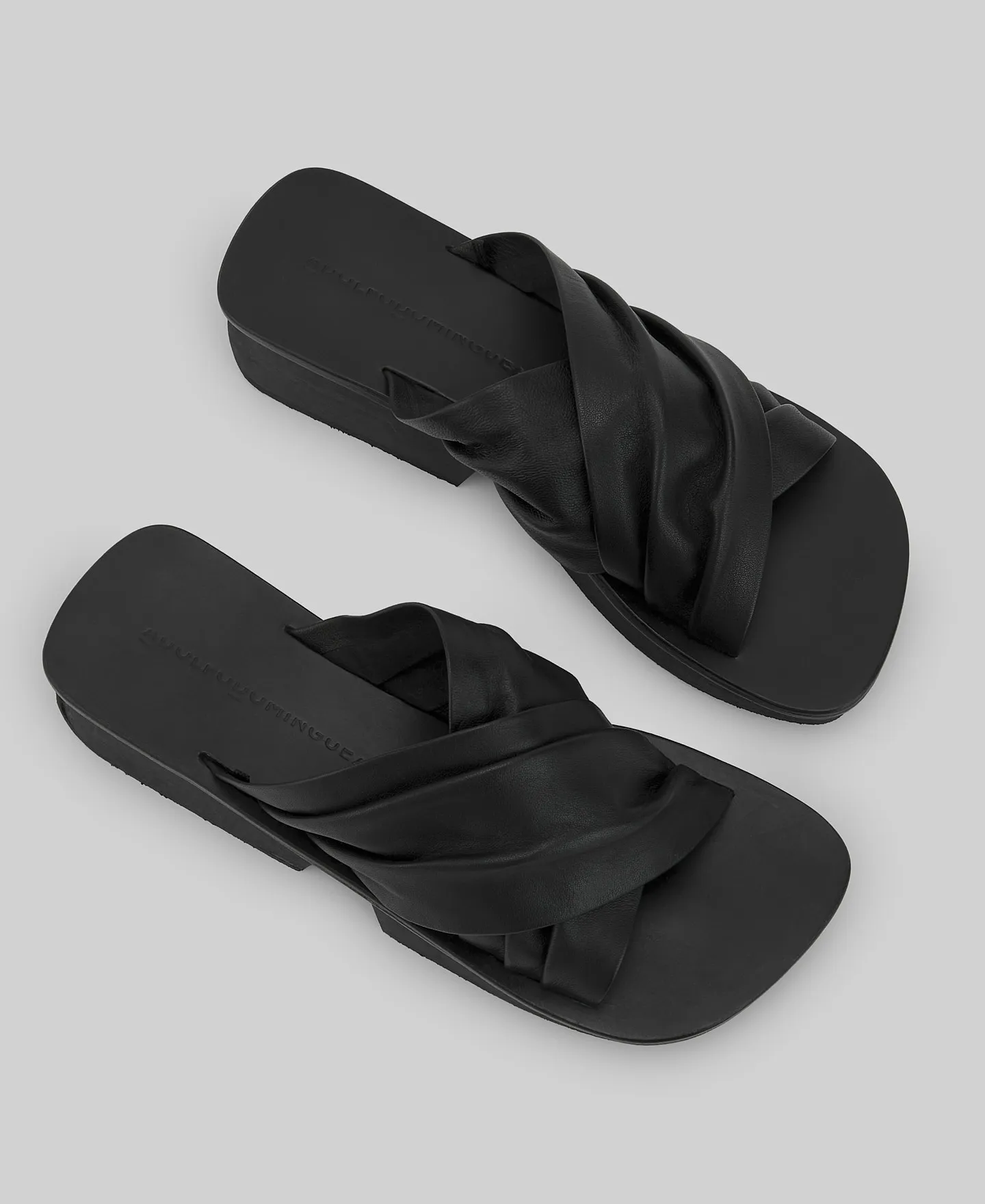 Black platform sandal woman