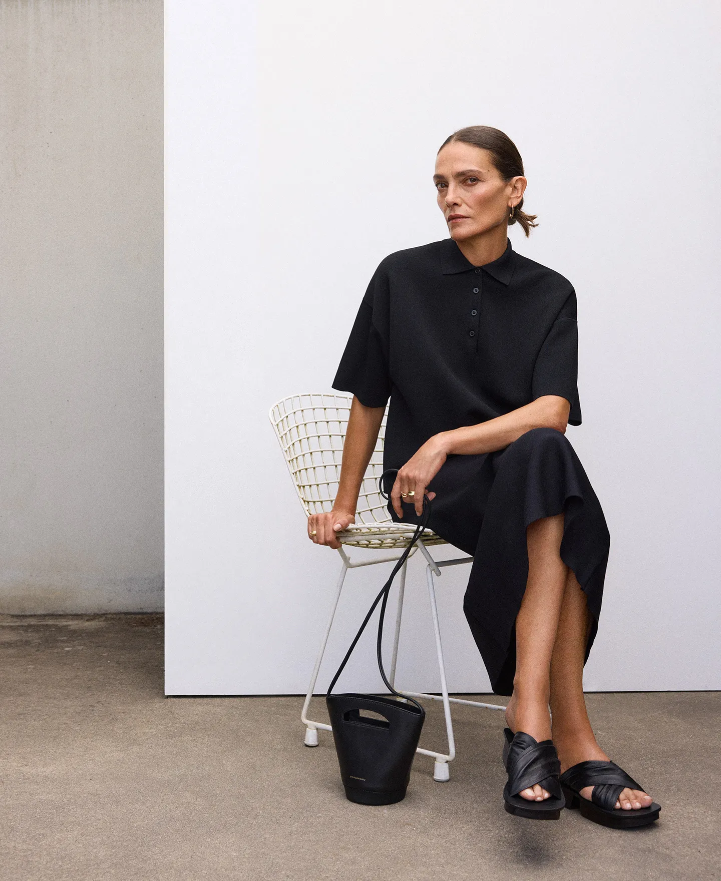 Black platform sandal woman