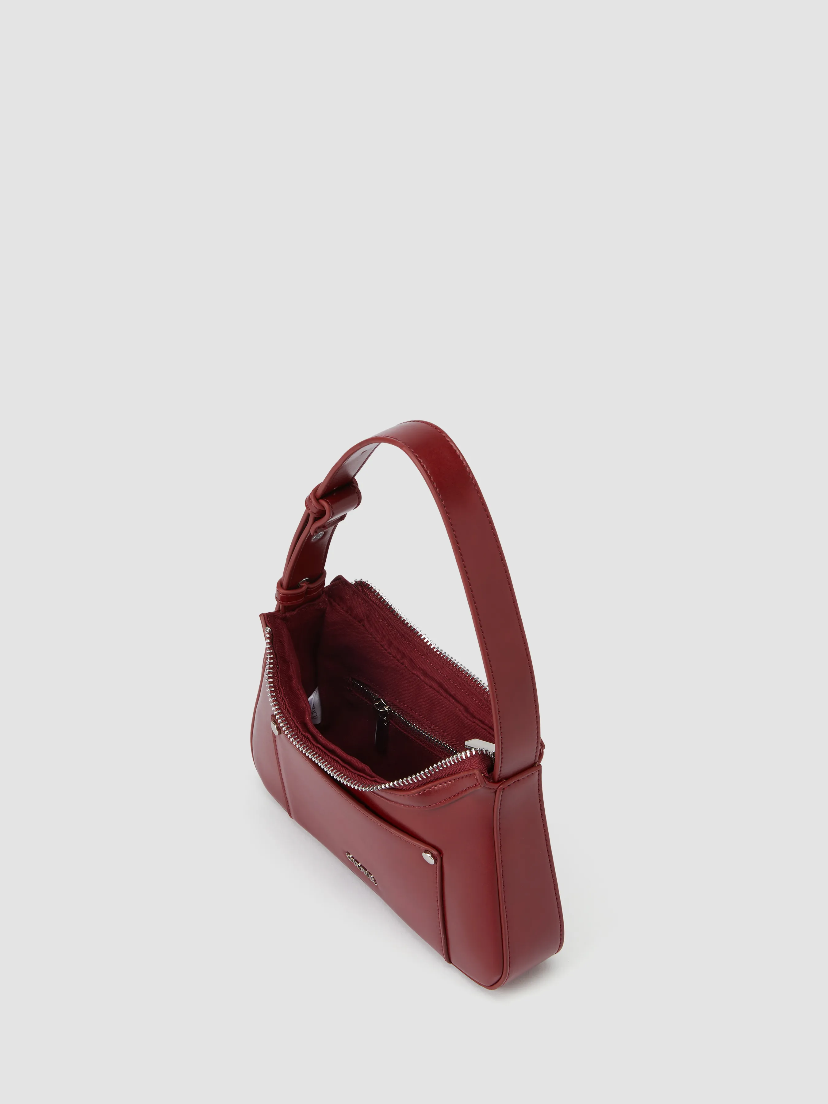 Bolso de mano de cuero sintético