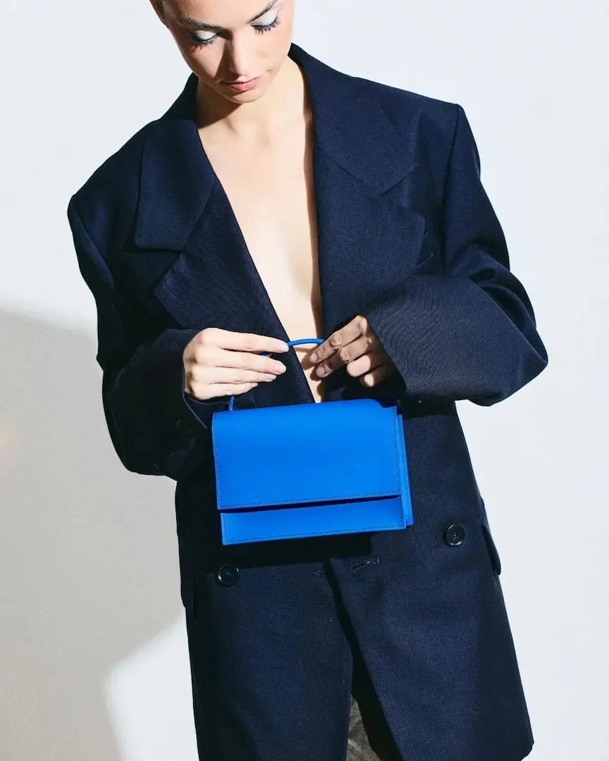 Bolso rectangular de cuero reciclado