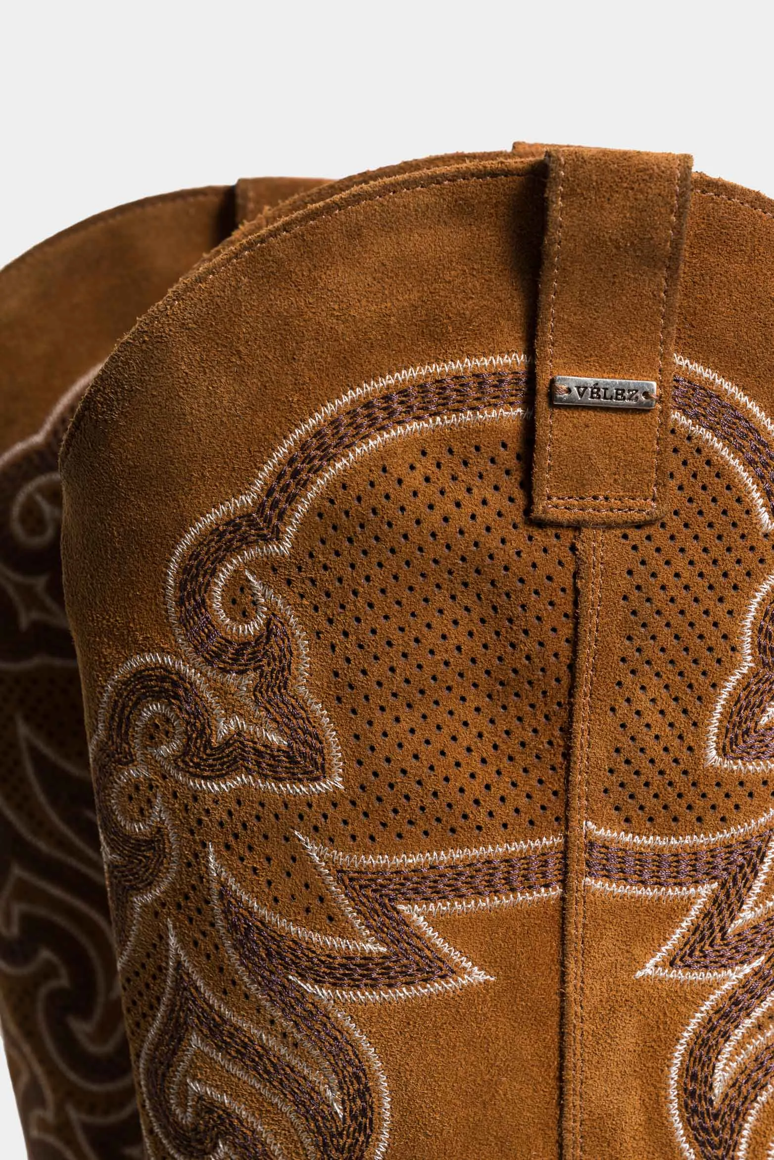 Botas escarlata de cuero gamuza para mujer caña bordada