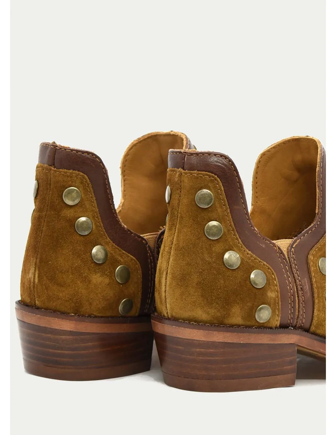 BOTAS Y BOTINES ALPE 2551 CUERO 
