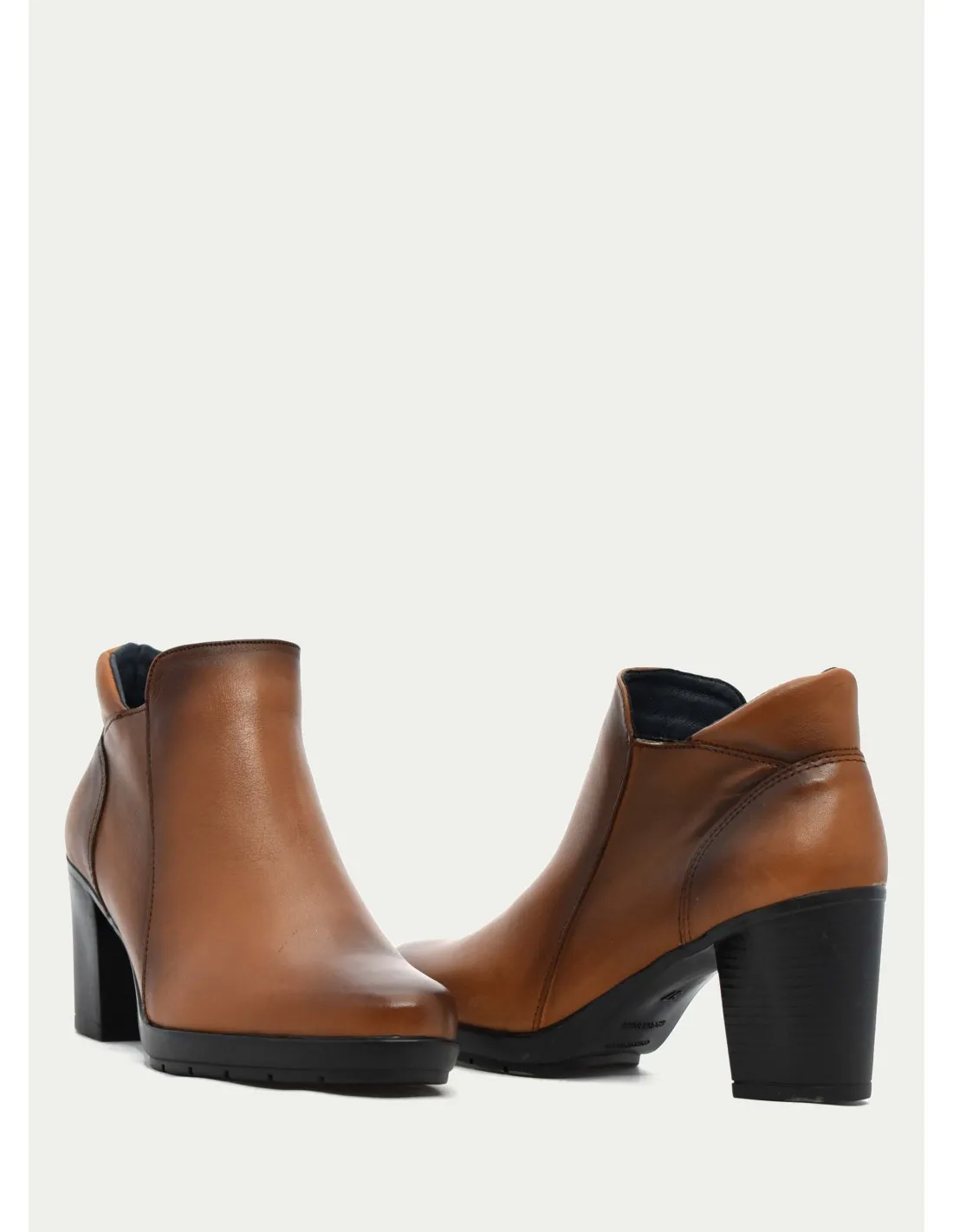 BOTAS Y BOTINES BAERCHI 54055 CUERO 