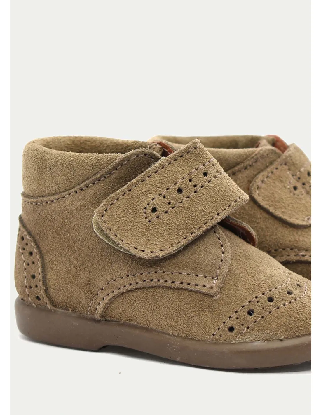 BOTAS Y BOTINES CHUCHES 115 TAUPE 