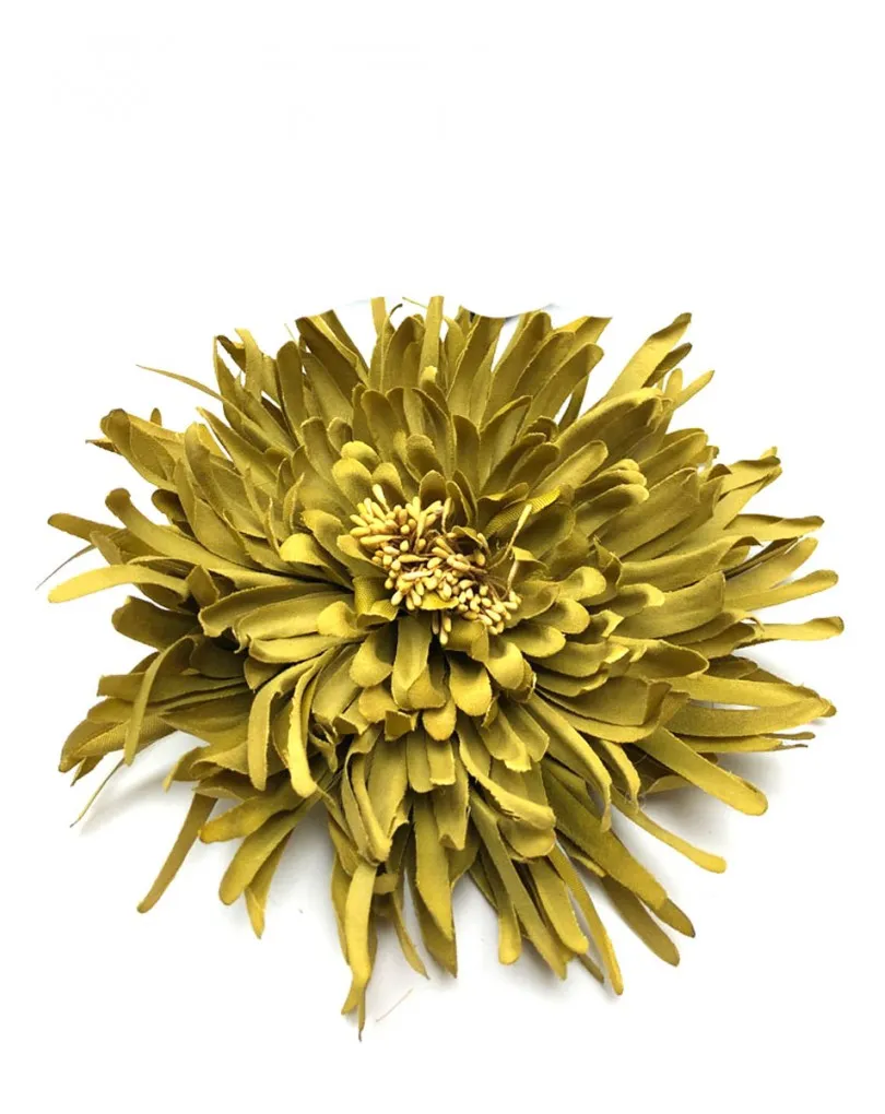 BROCHES BONITOS DE FLORES GRANDES EN TONO AMARILLO PISTACHO