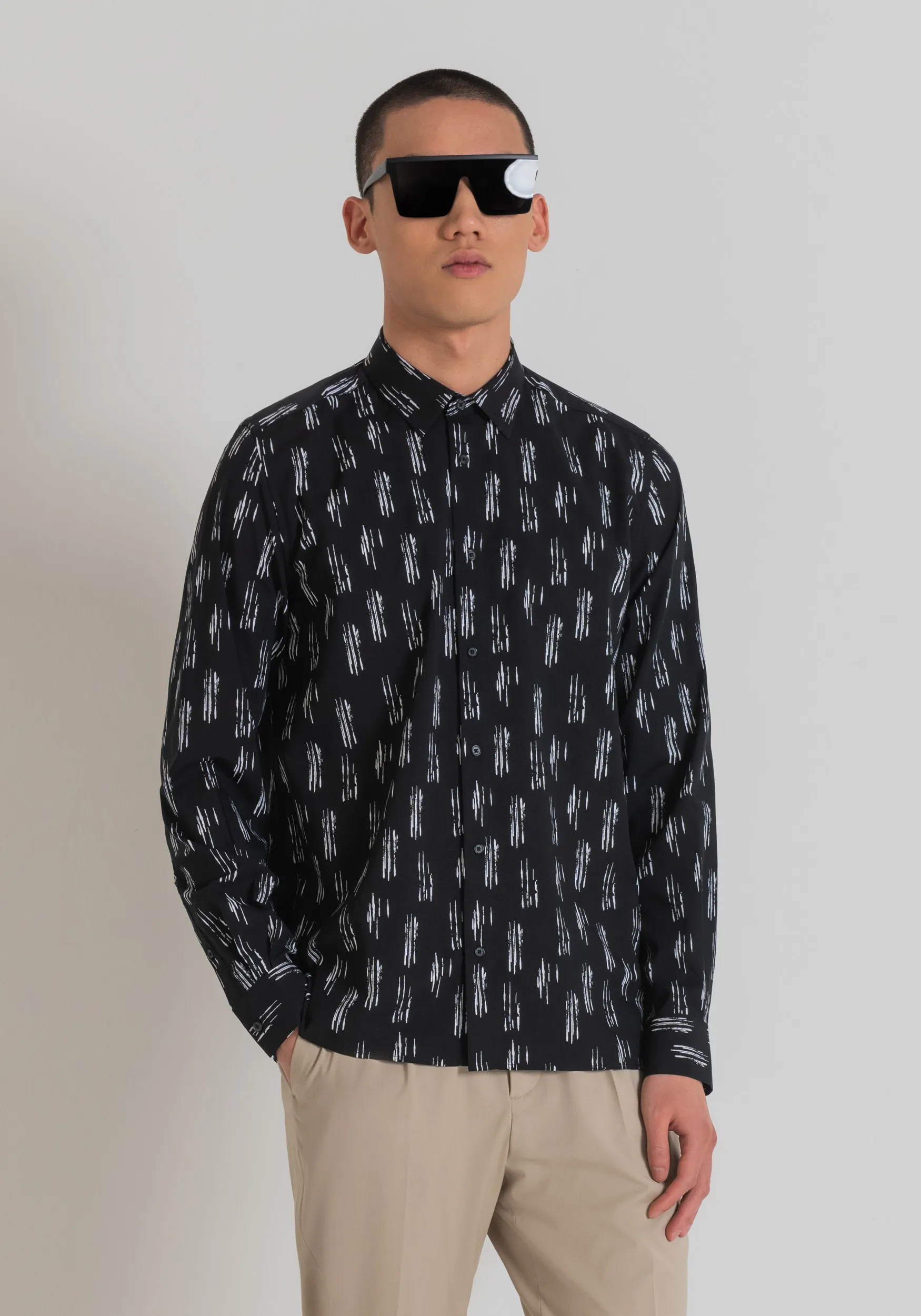 CAMISA BARCELONA DE CORTE RECTO REGULAR EN TELA DE MEZCLA DE ALGODÓN