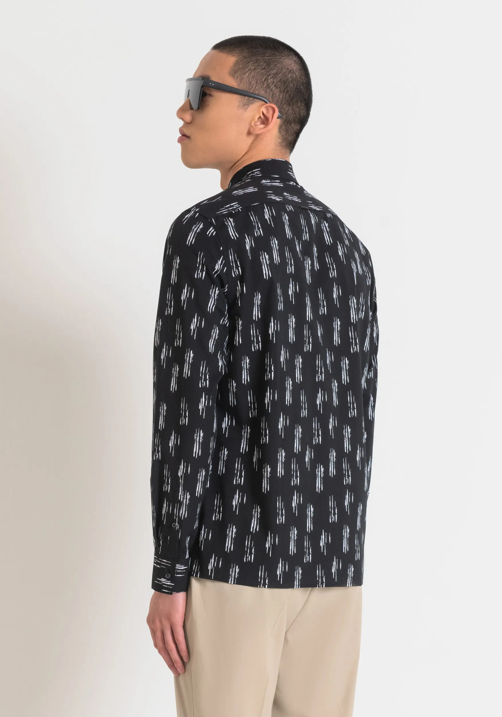 CAMISA BARCELONA DE CORTE RECTO REGULAR EN TELA DE MEZCLA DE ALGODÓN
