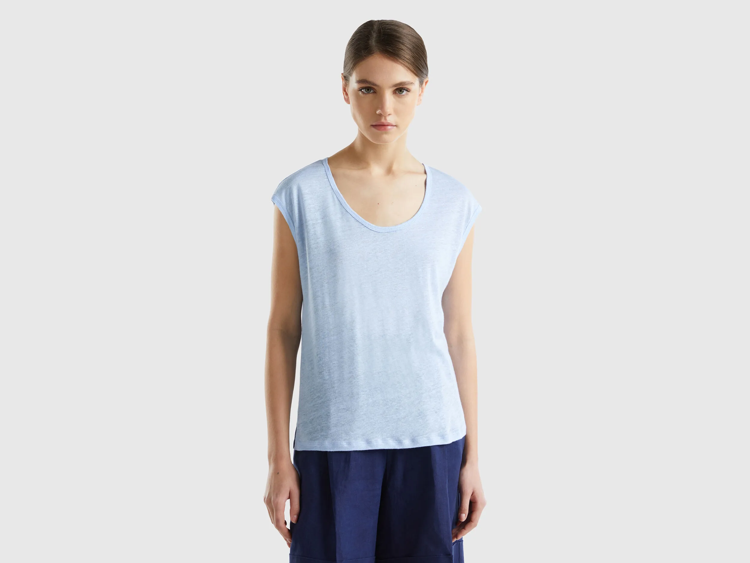 Camiseta de cuello ancho de lino puro