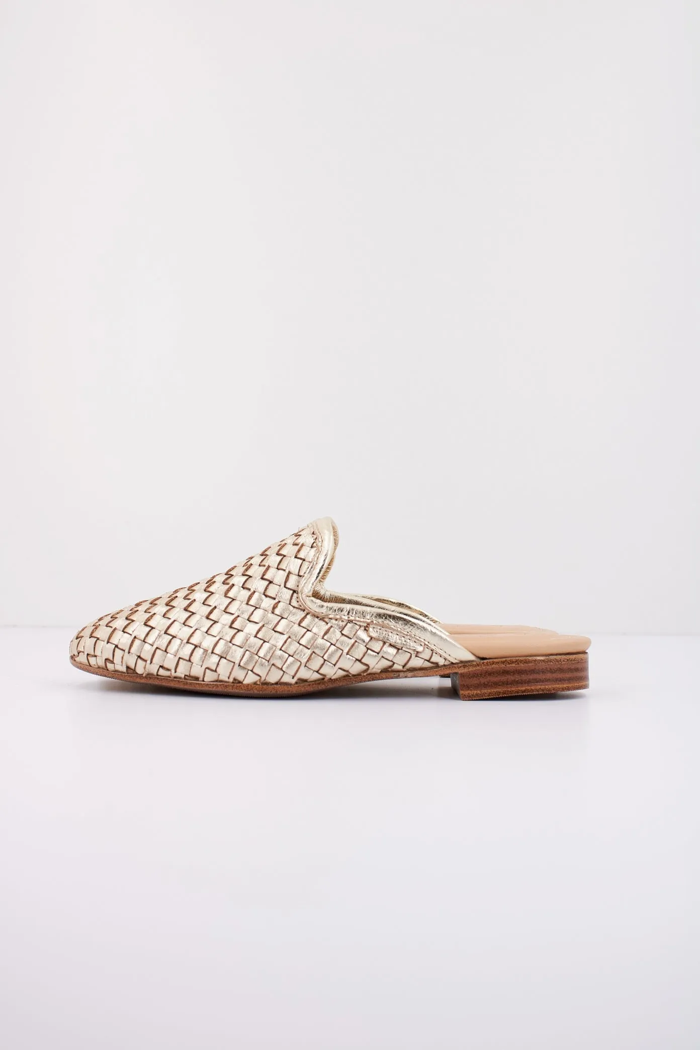 CARMELA 161273c