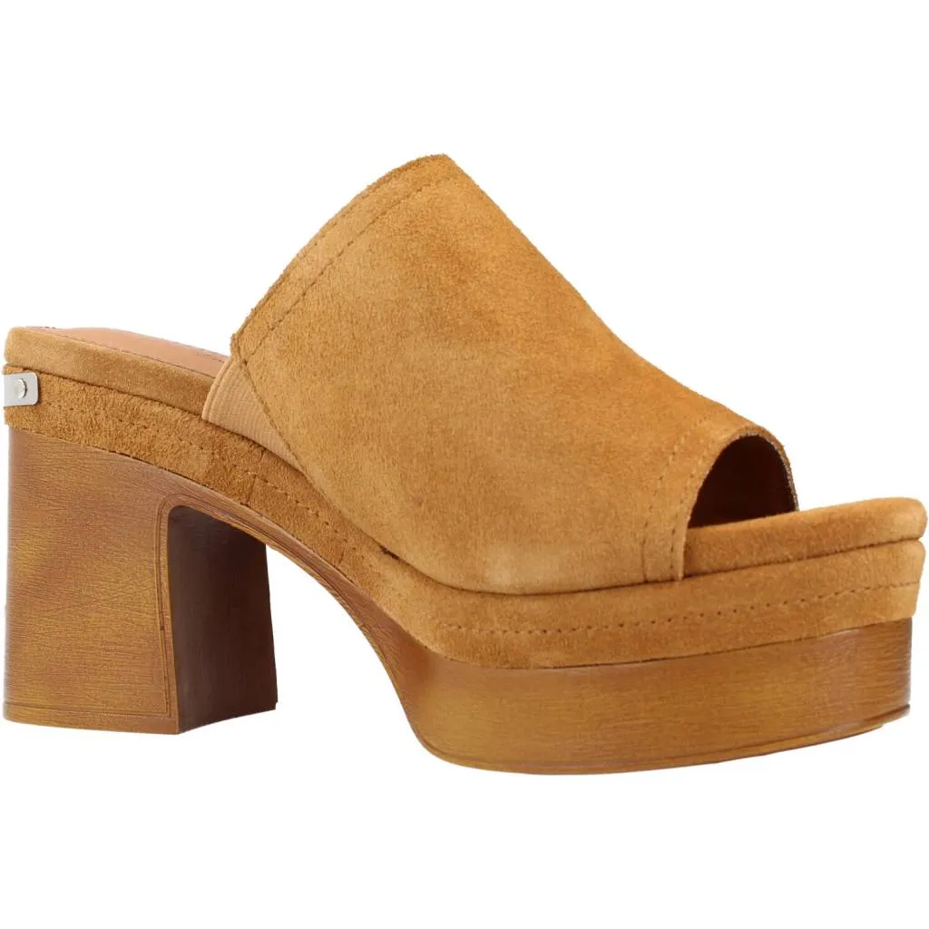 CARMELA CAMEL