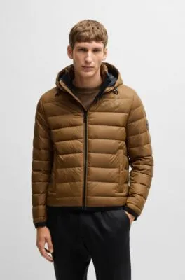 Chaqueta de plumón repelente al agua con logo tonal