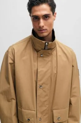 Chaqueta regular fit con cuello alto