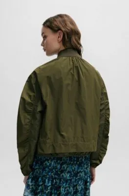 Chaqueta relaxed fit repelente al agua