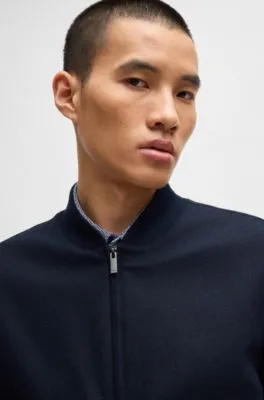Chaqueta slim fit con cremallera bidireccional en la parte delantera