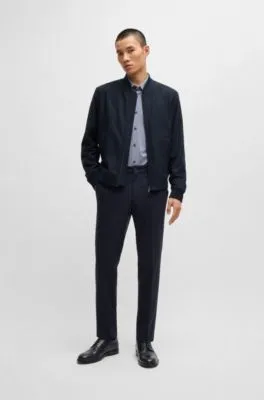 Chaqueta slim fit con cremallera bidireccional en la parte delantera