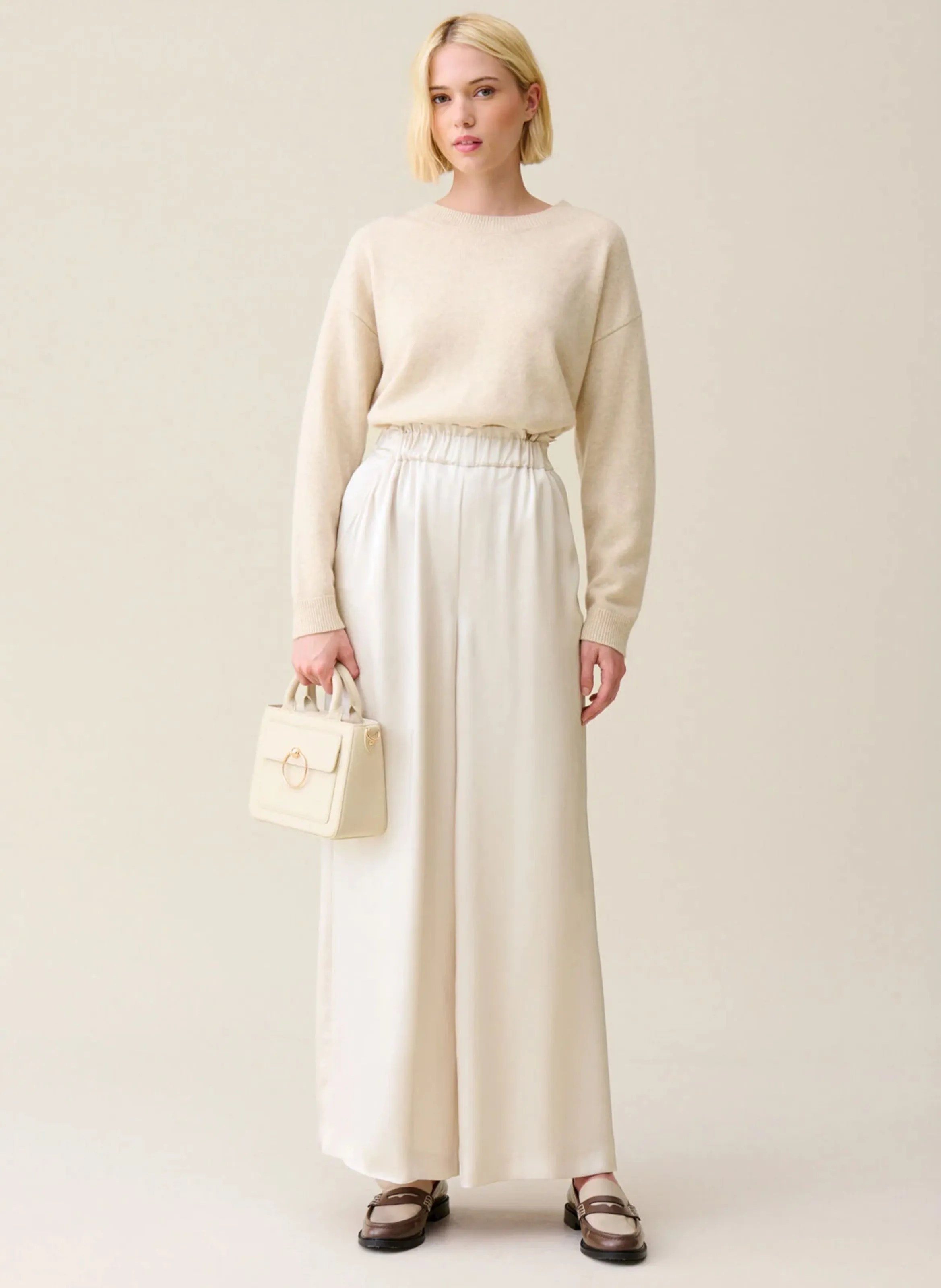 CLAUDIE PIERLOT Pantalón ancho de talle alto satinado en beige