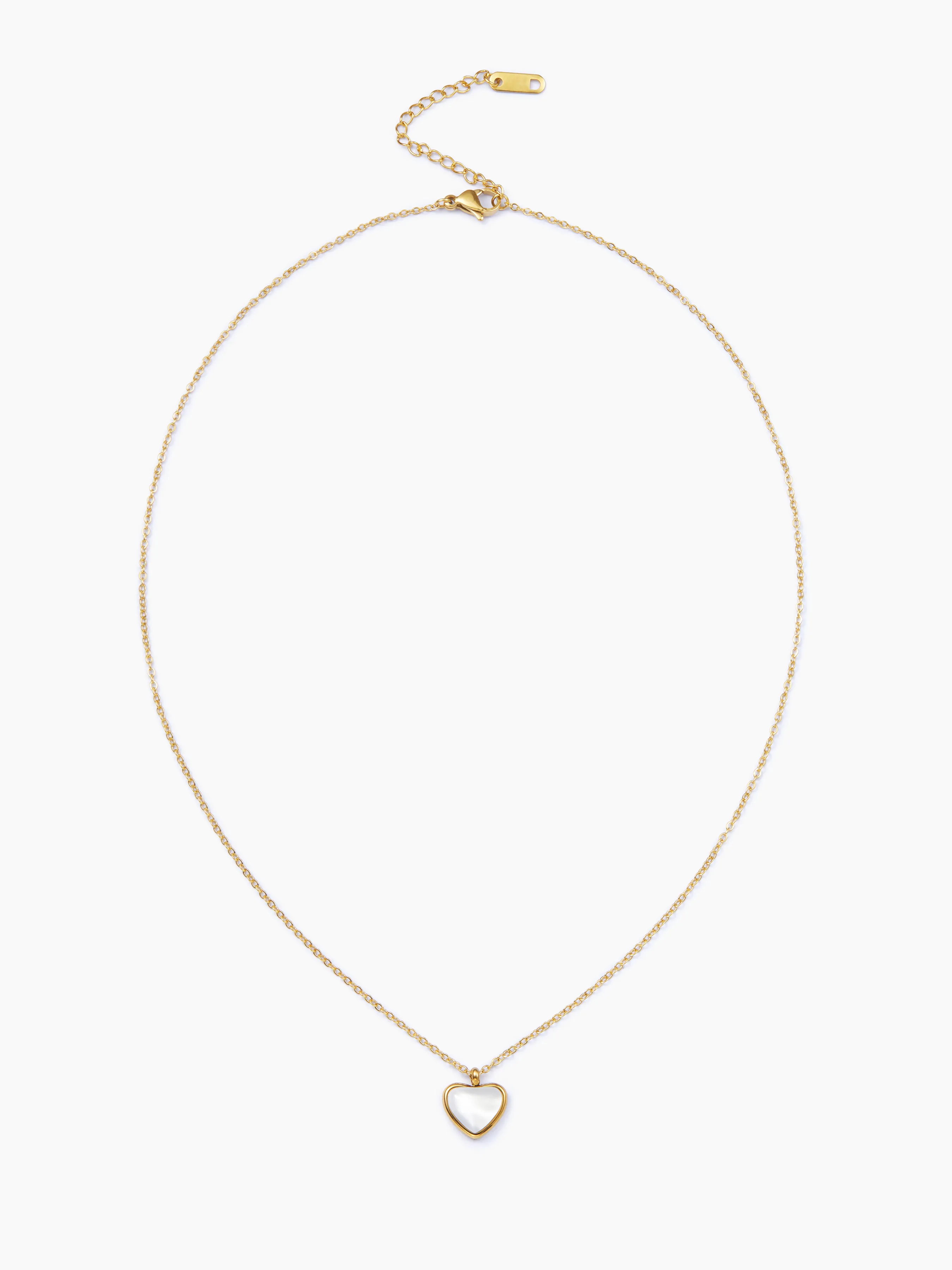 Collar con colgante de gema en forma de corazón rojo