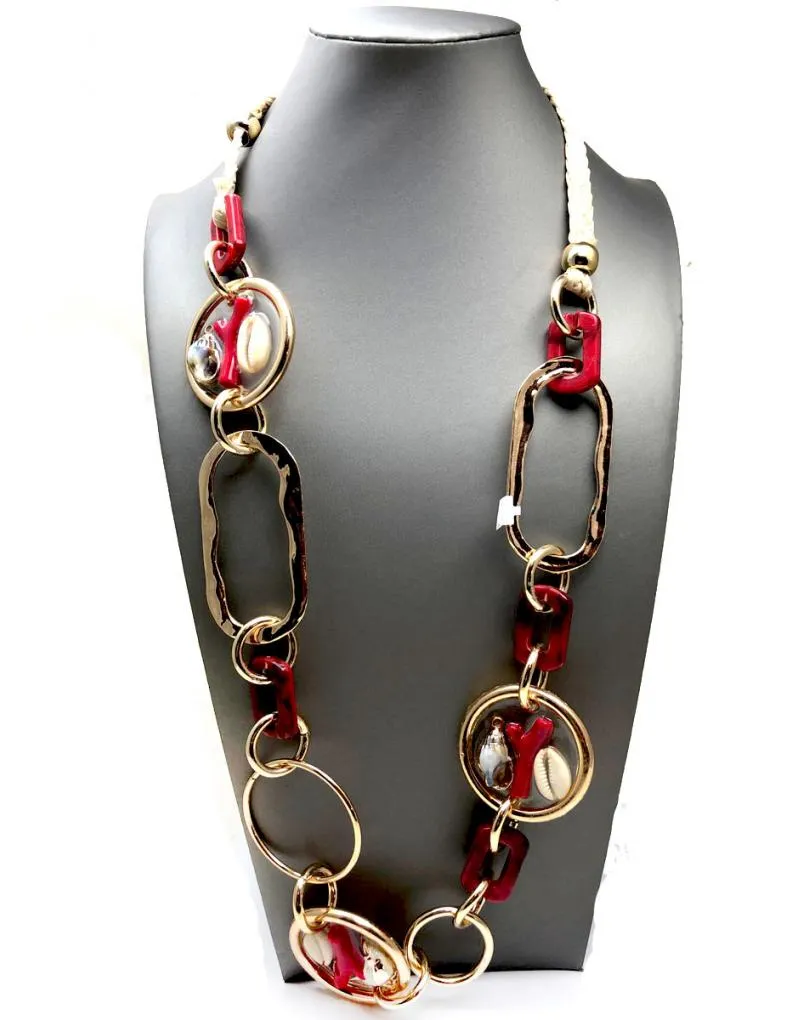 COLLARES LARGOS DE GRANDES ESLABONES CON CONCHAS DE MAR