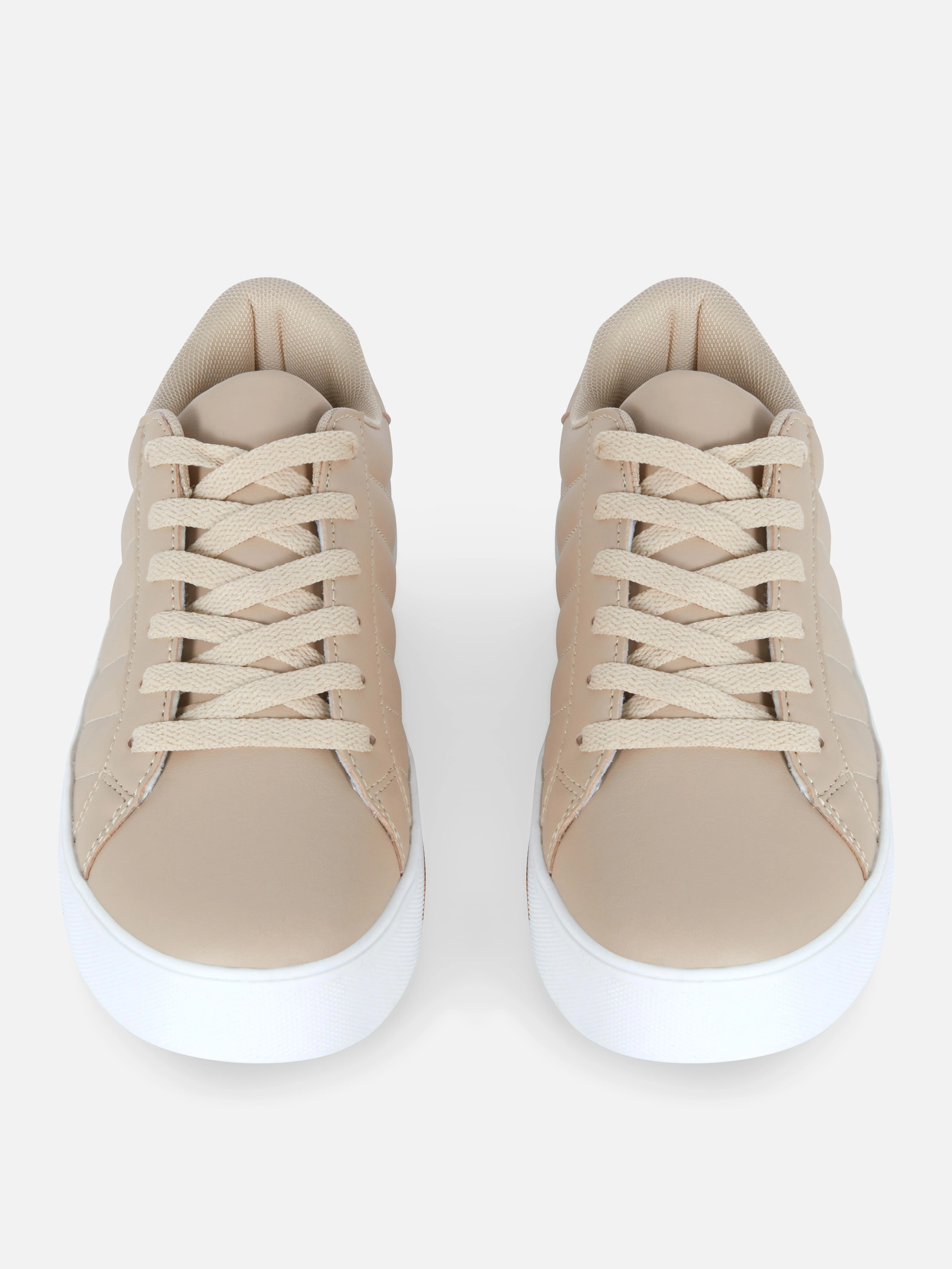 Deportivas de caña baja con strass