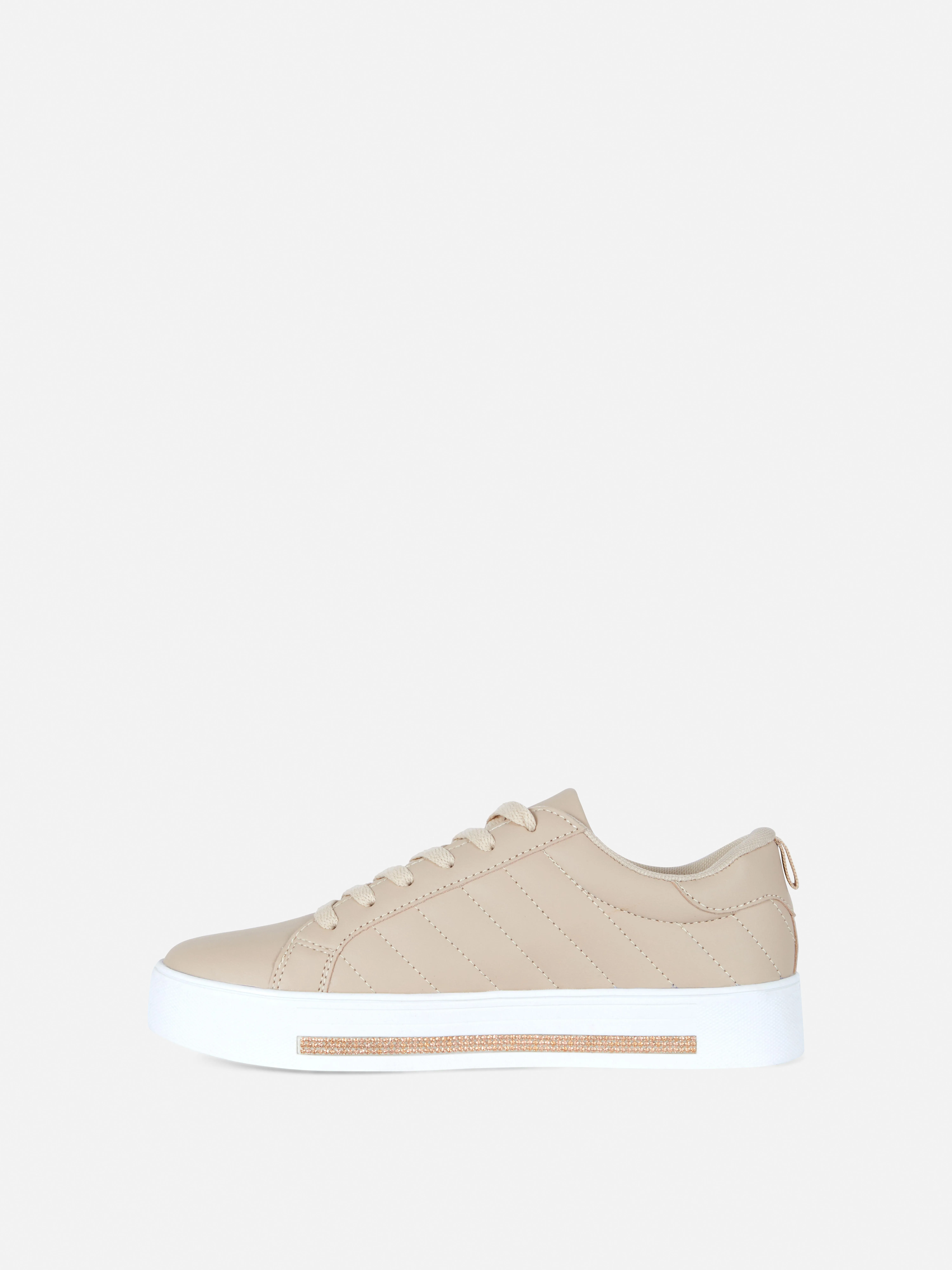 Deportivas de caña baja con strass
