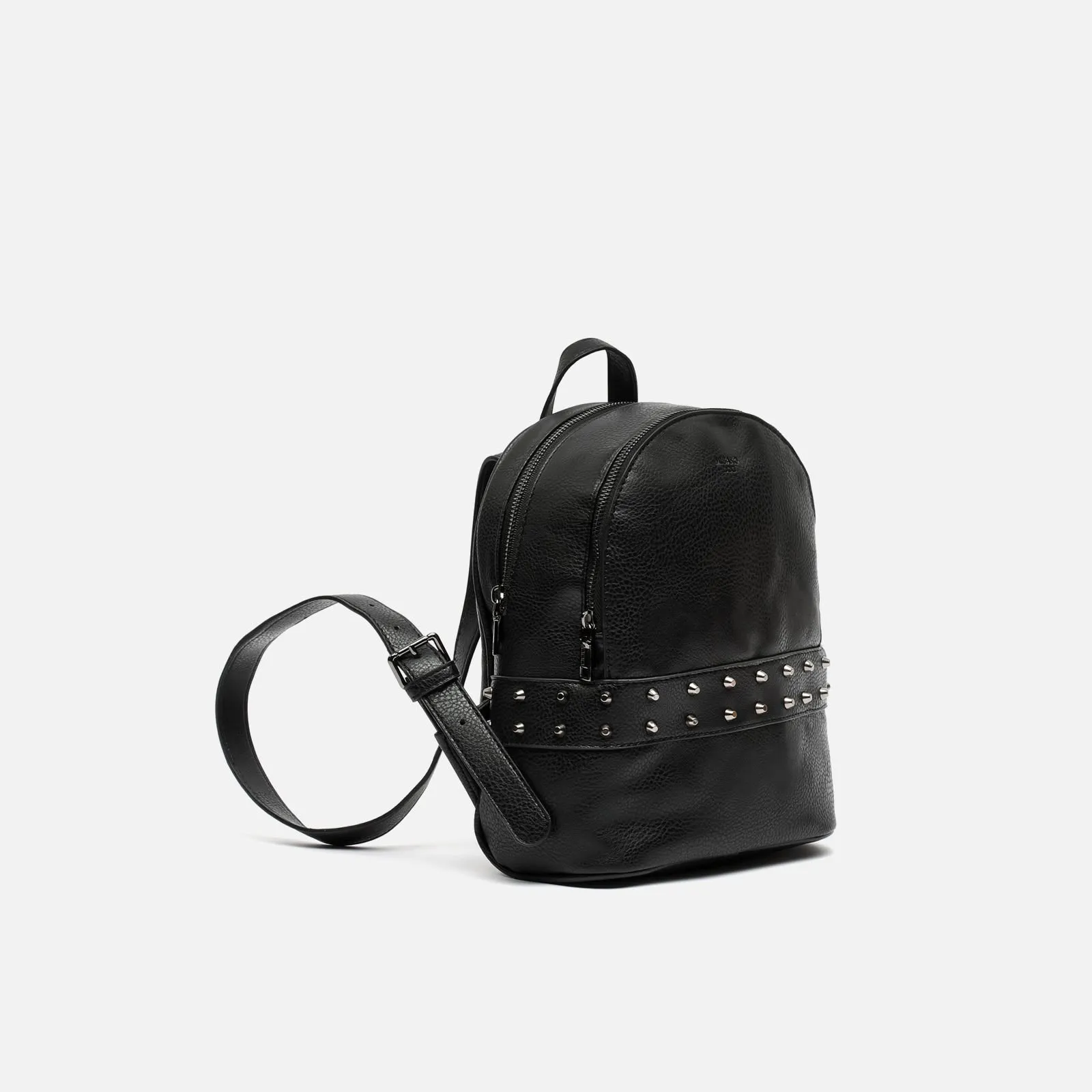 Flanatina mochila pequea con detalles metálicos