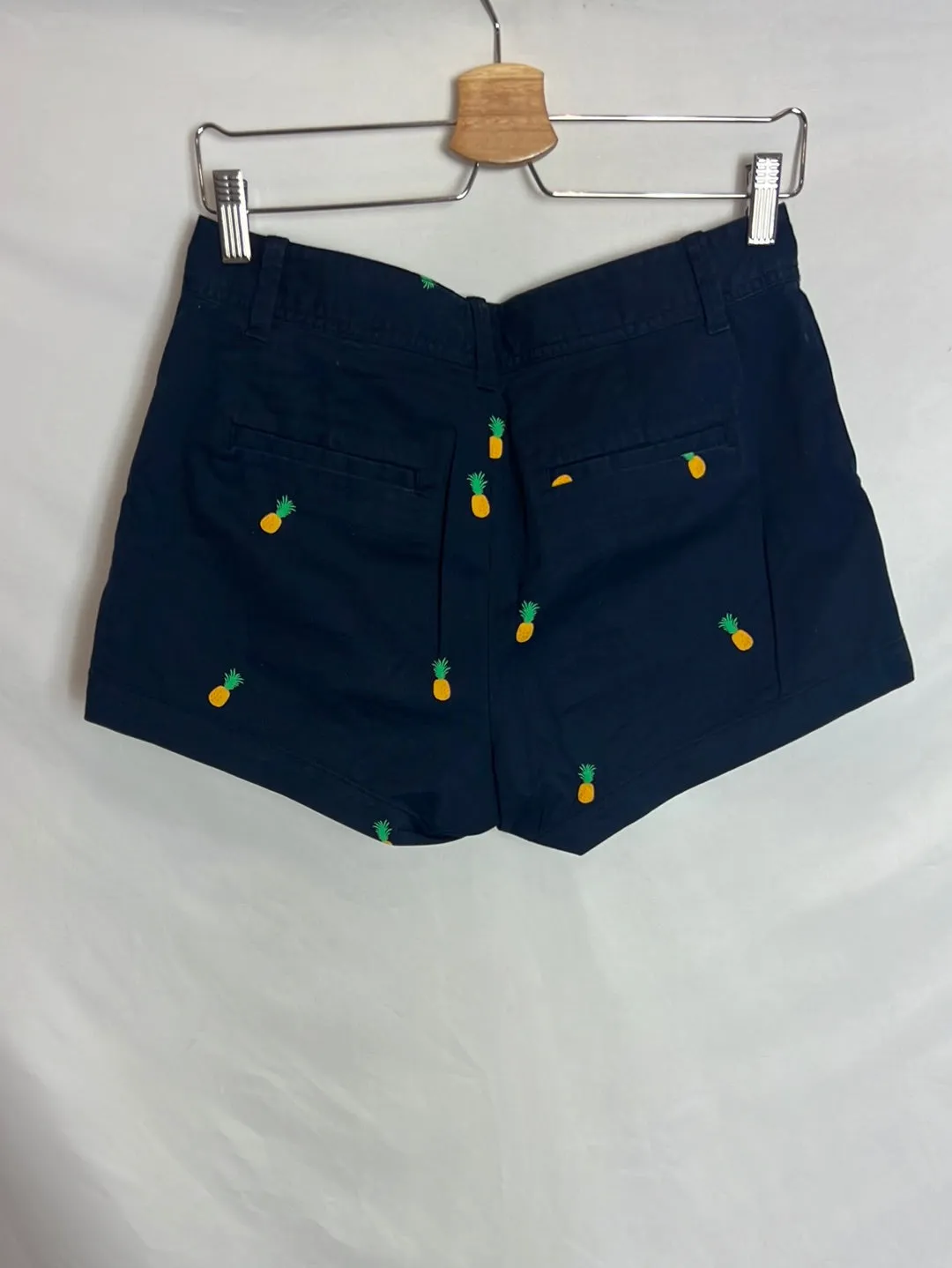 GAP. Bermudas azules piñas. T 4 (M) (Tara)