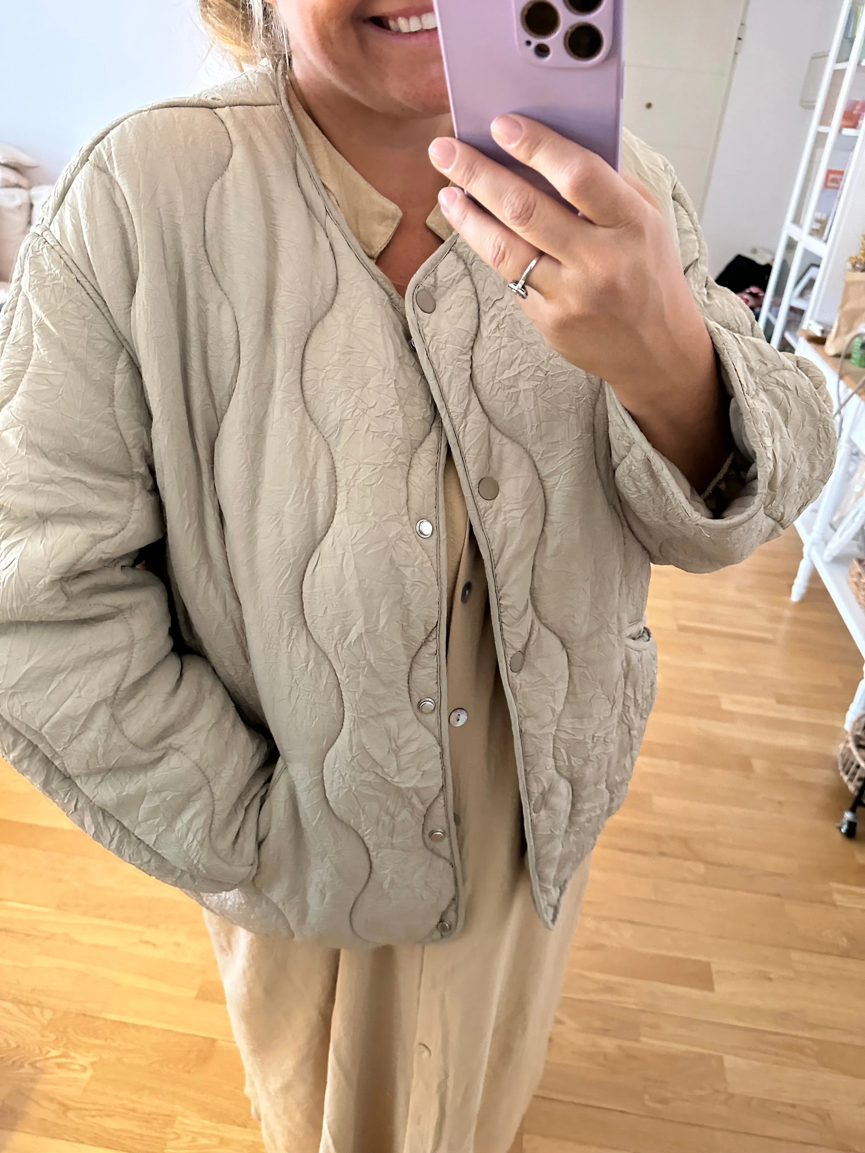H&M. Plumas beige ligero T.xxl
