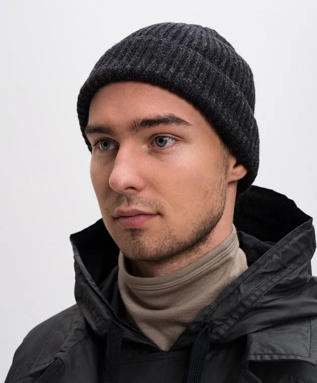 Jan Jan Van Essche Black cap made of wool and linen