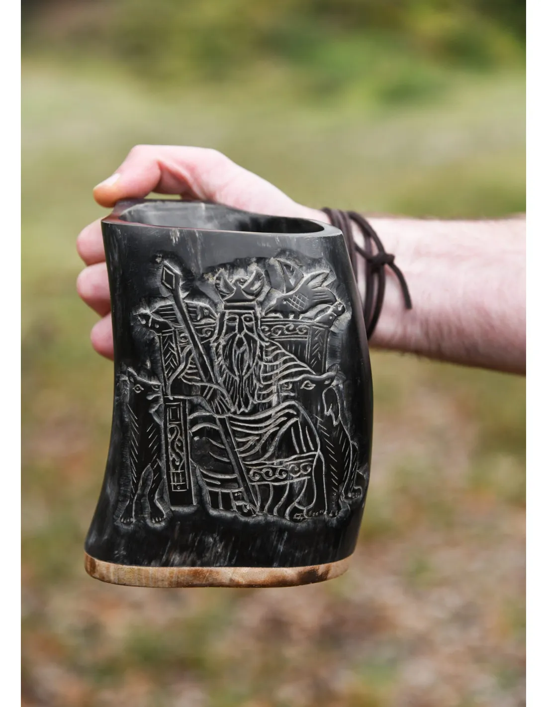Jarra vikinga de hidromiel diseño Odín, base de madera
