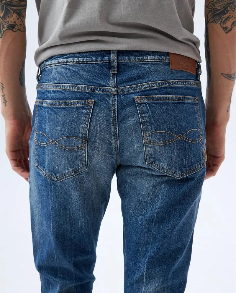 Jean Slim en tono medio para hombre