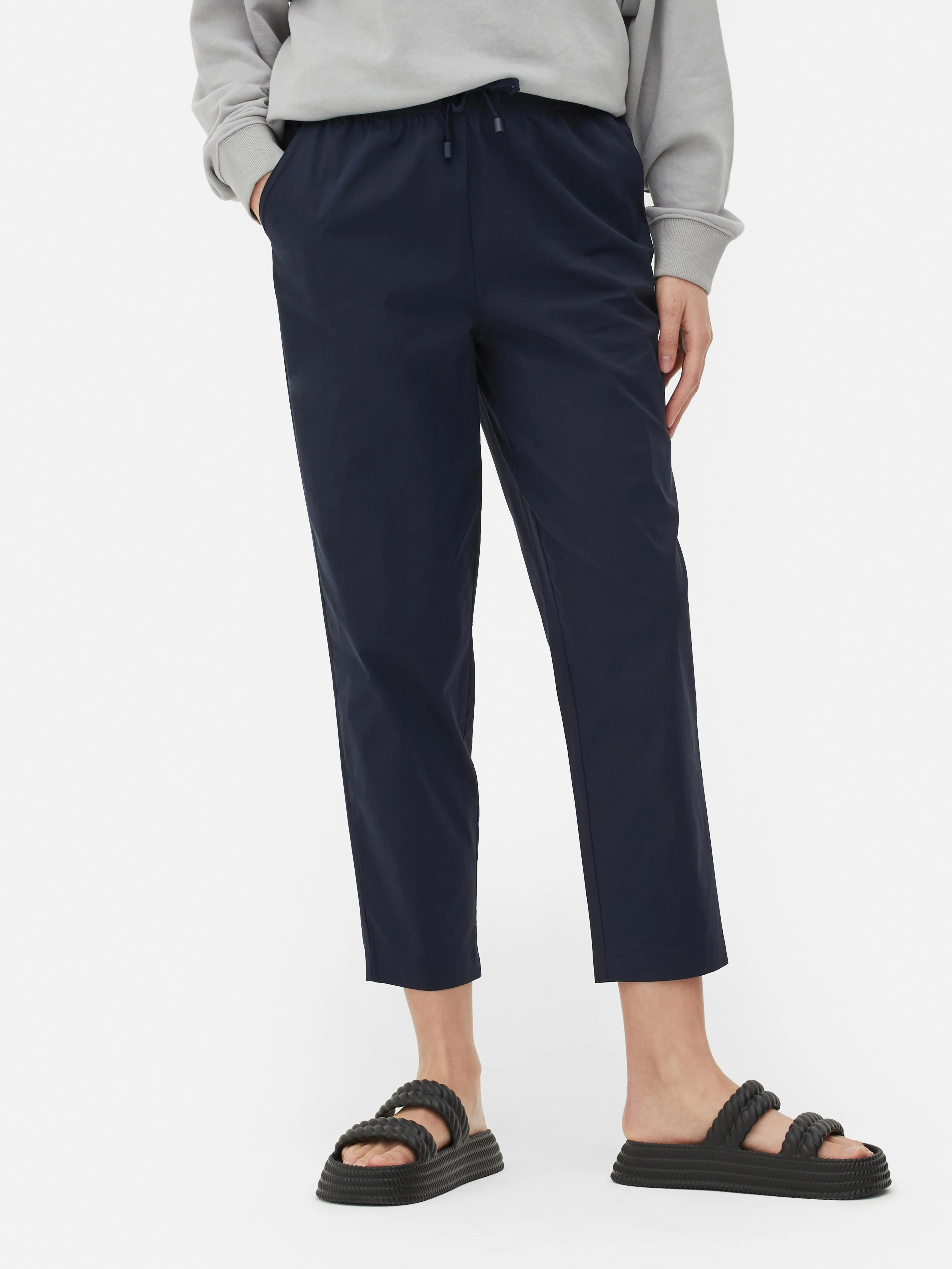 Joggers de popelina con pernera cónica