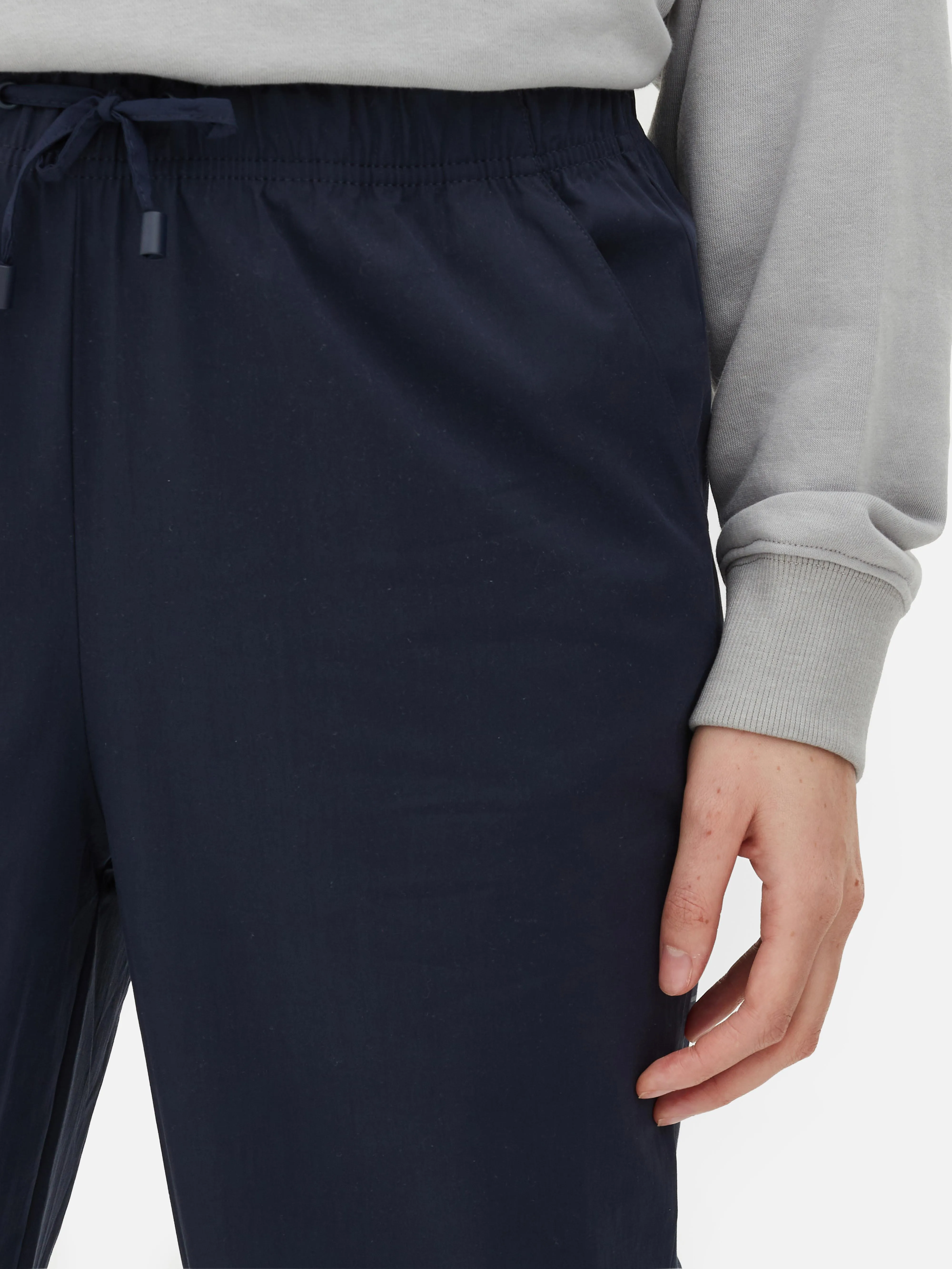 Joggers de popelina con pernera cónica