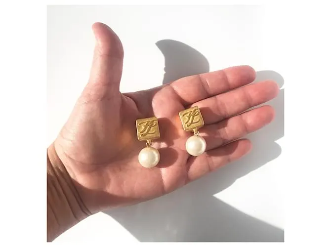 KARL LAGERFELD – Pendientes de perlas de metal dorado con clip 