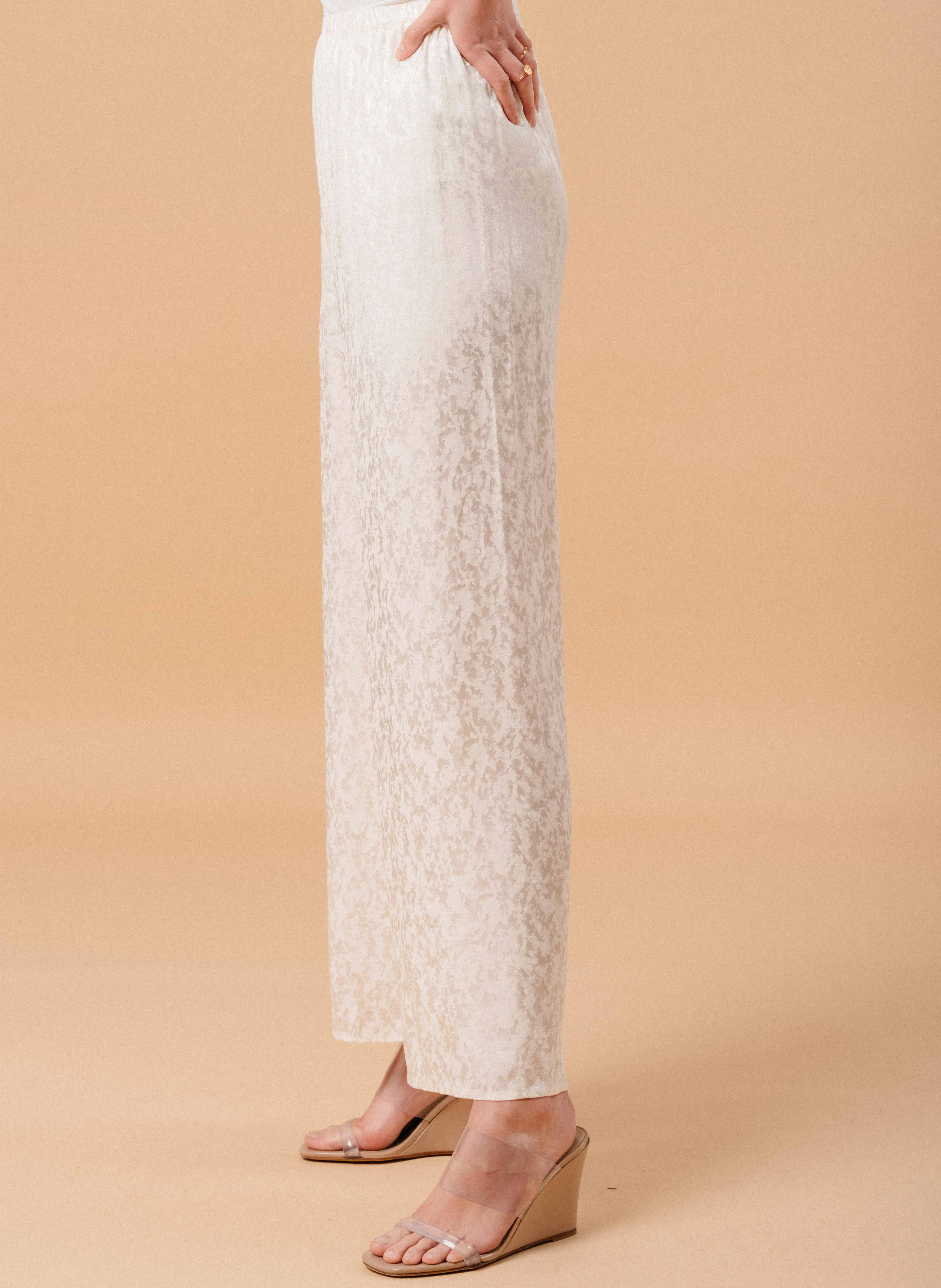 MONCEAU  PANTALóN FLUIDO DE JACQUARD SATINADO EN BLANCO