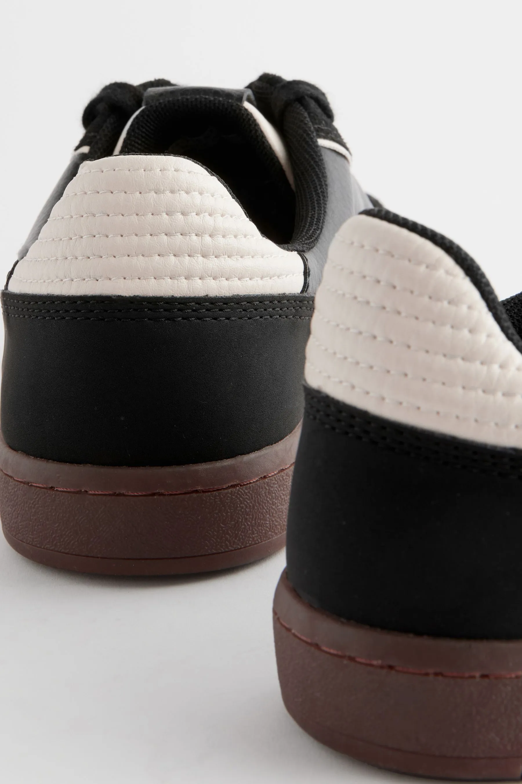 NEGRO  FOREVER COMFORT® SLIM LACE UP TRAINERS