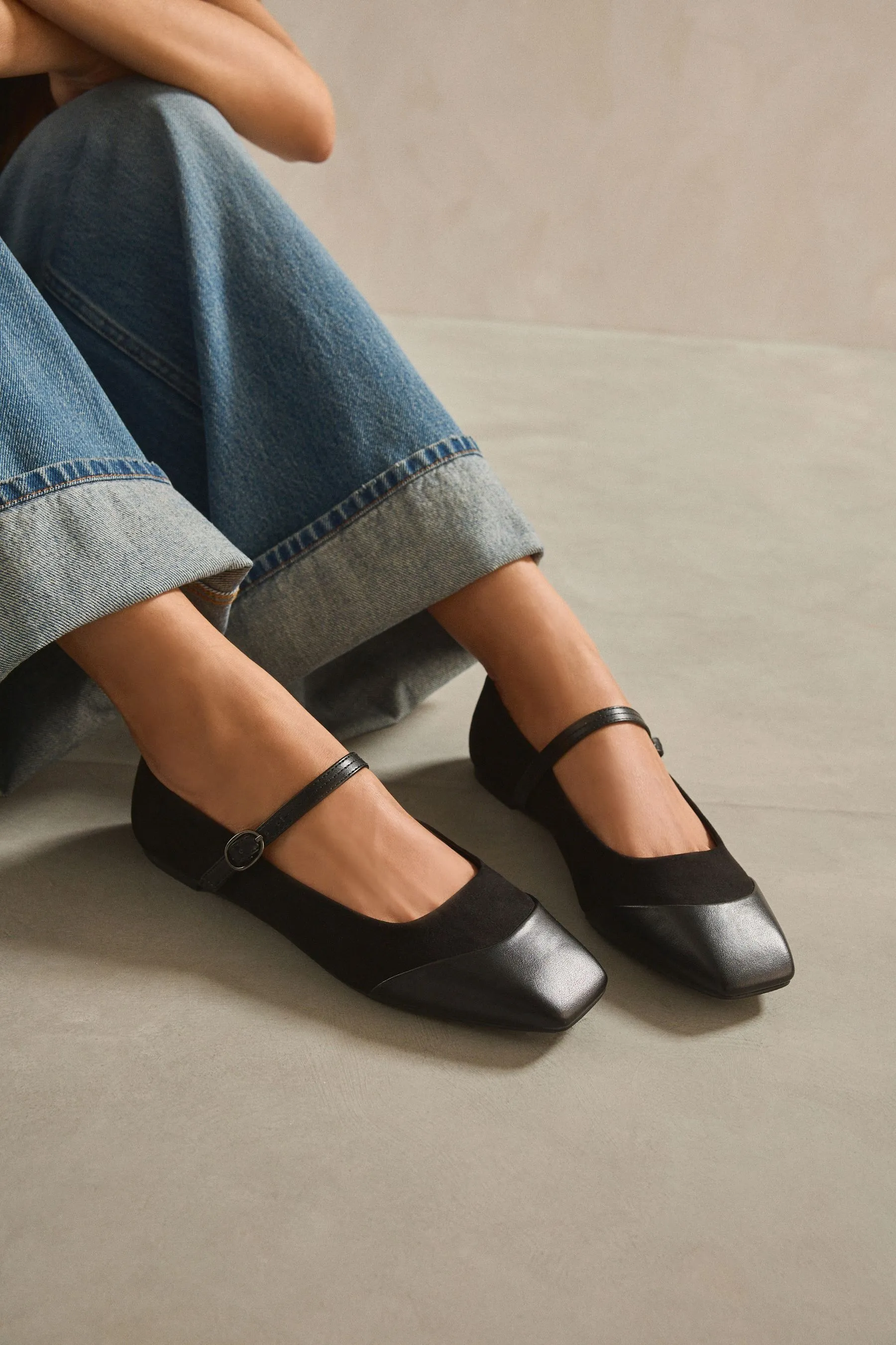 NEGRO  MERCEDITAS CON PUNTERA CUADRADA FOREVER COMFORT®
