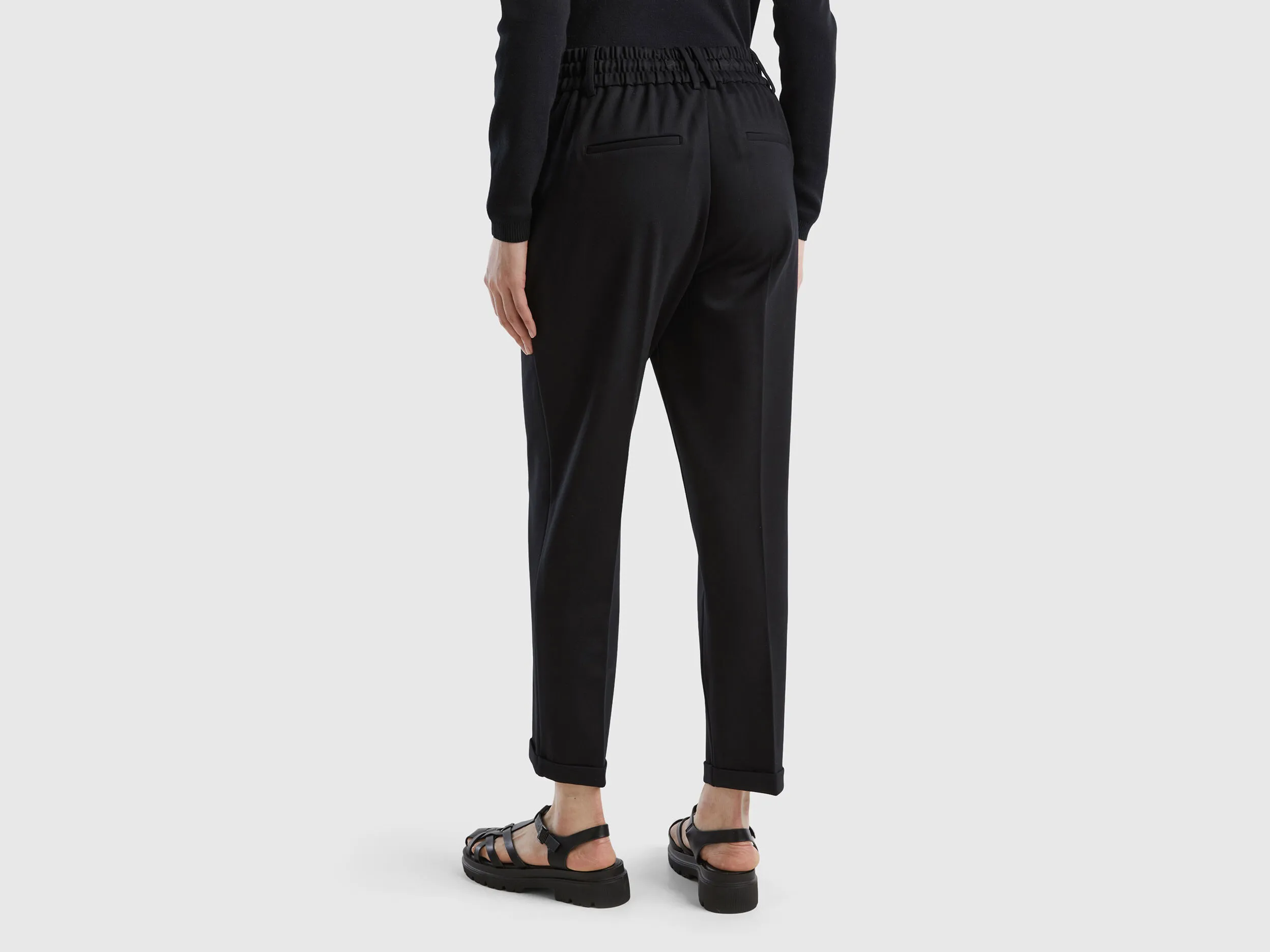 Pantalón liso con cordón