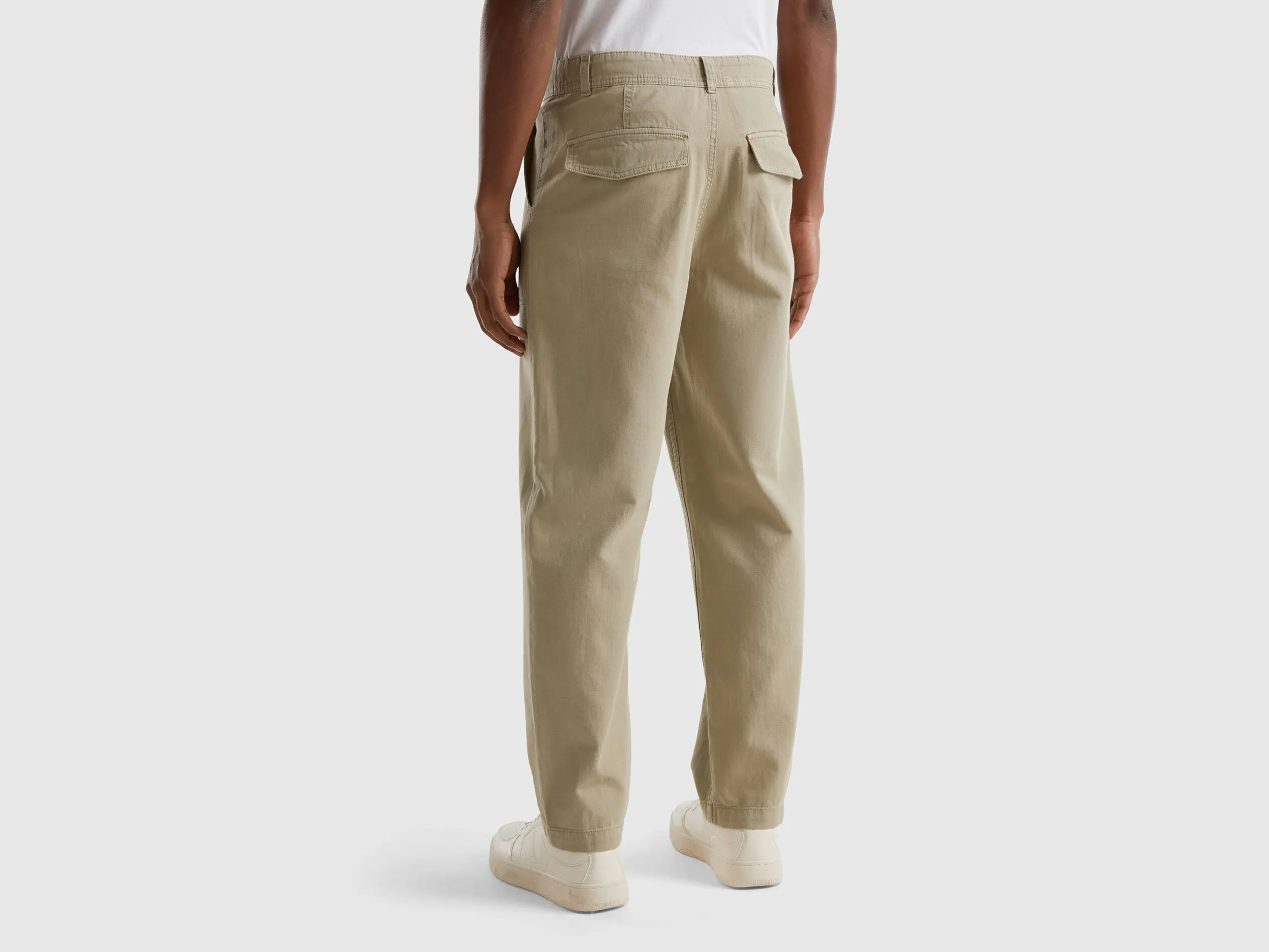 Pantalón recto en mezcla de lino