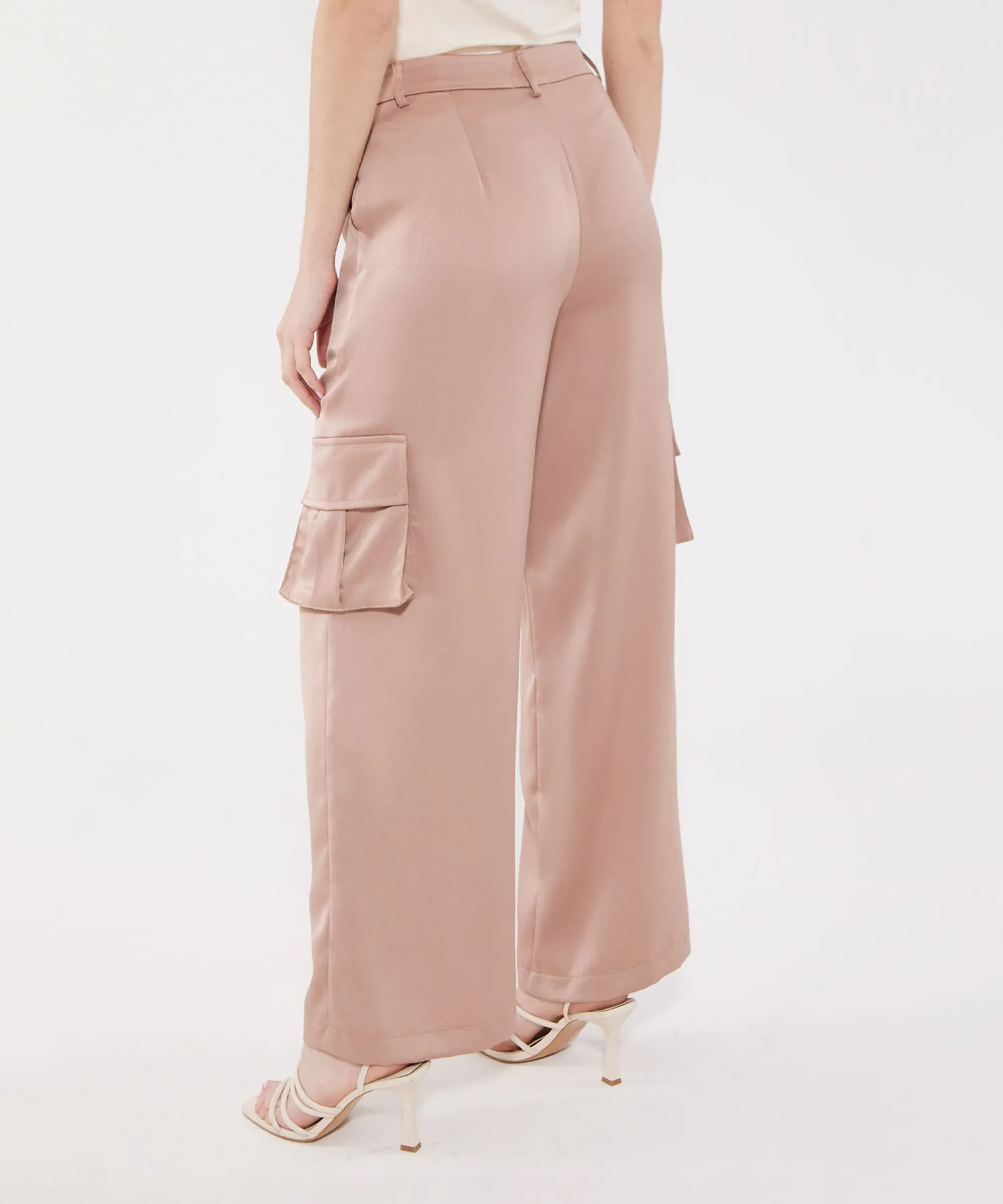 PANTALON CARGO UNICOLOR EN SATEN