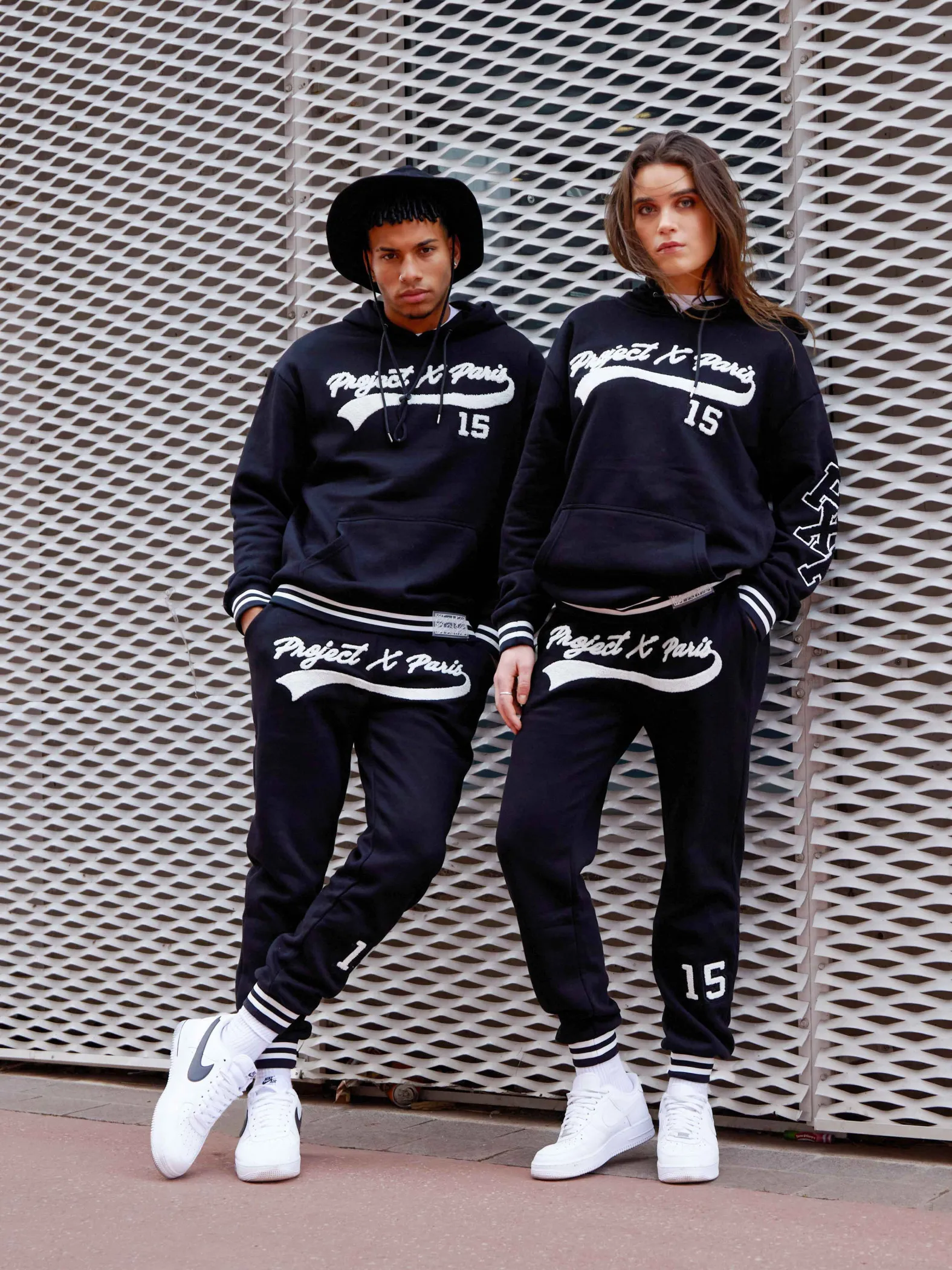 Pantalones de chándal universitarios con logotipo