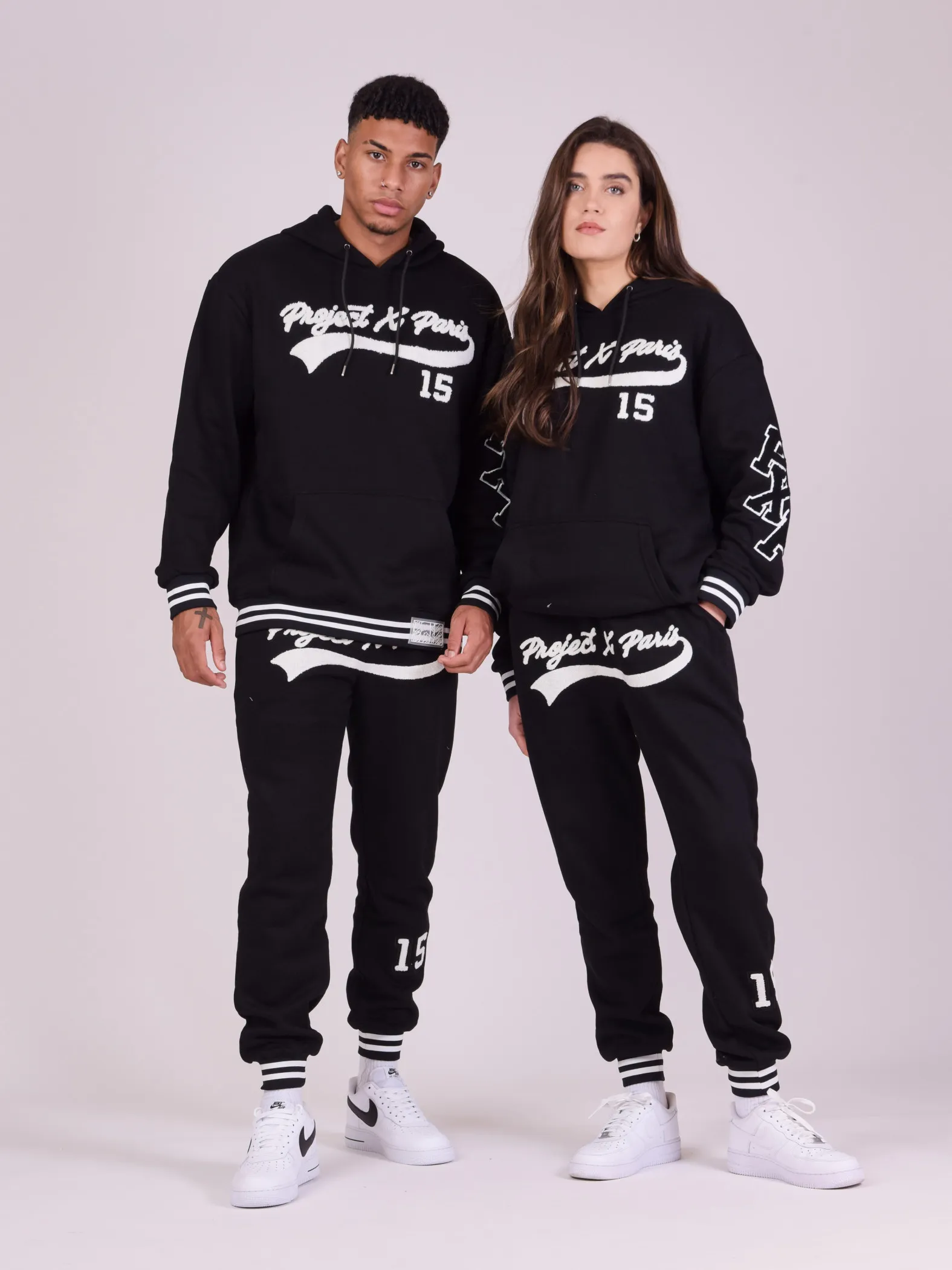 Pantalones de chándal universitarios con logotipo