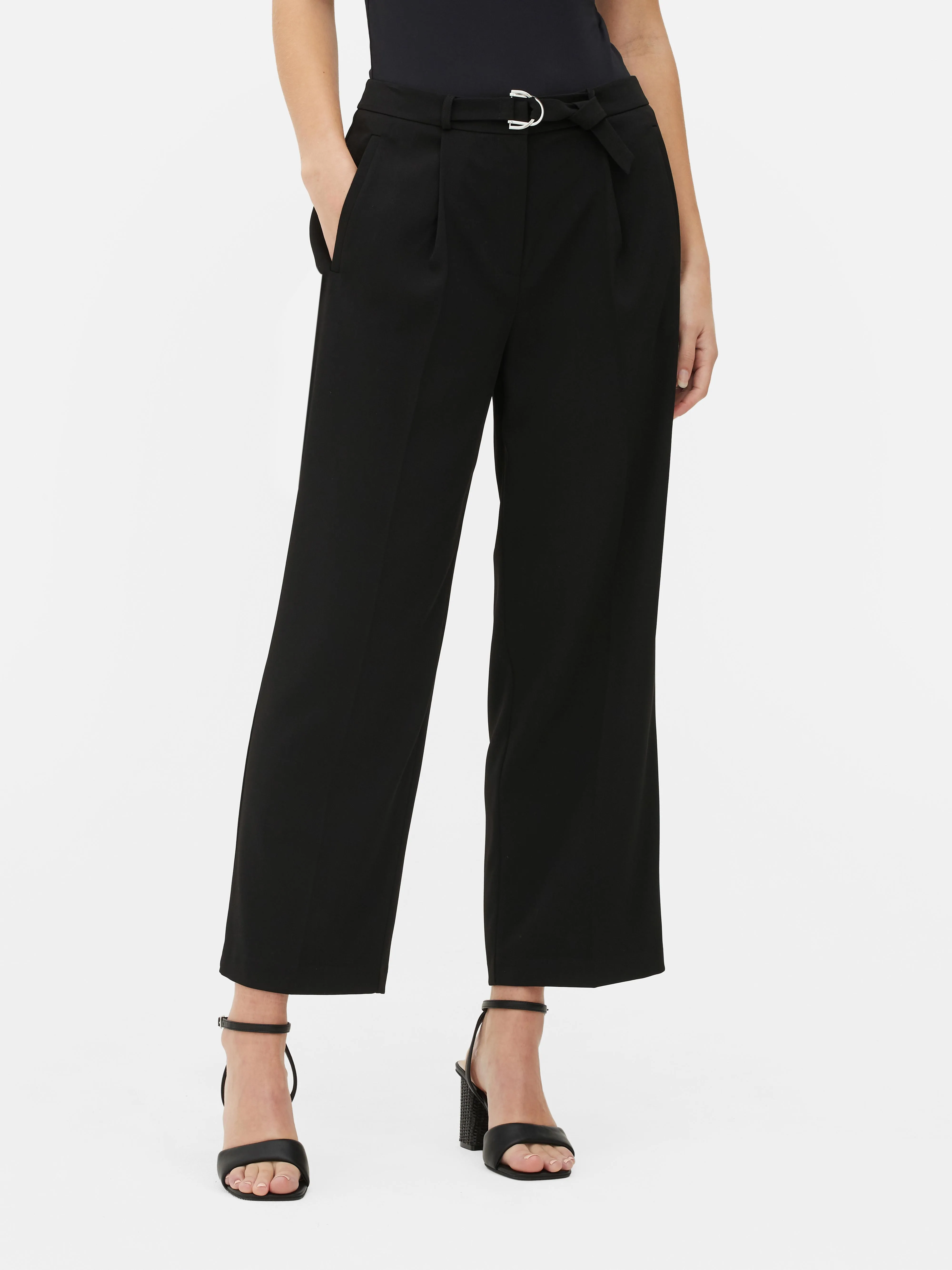 Pantalones de vestir con anilla en «D» en la cintura