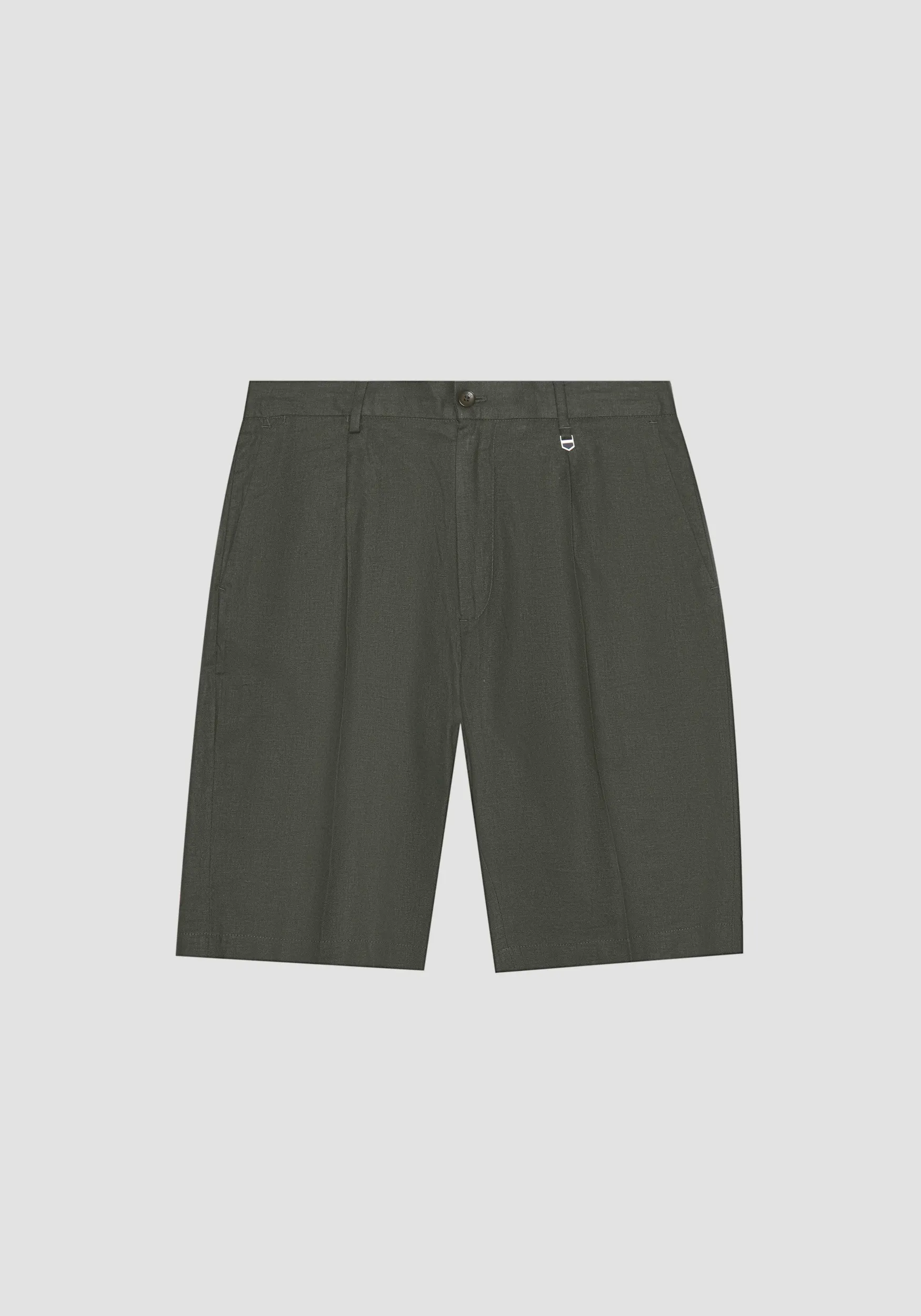 PANTALÓN CORTO «GUSTAF» CARROT FIT EN MEZCLA DE LINO Y VISCOSA