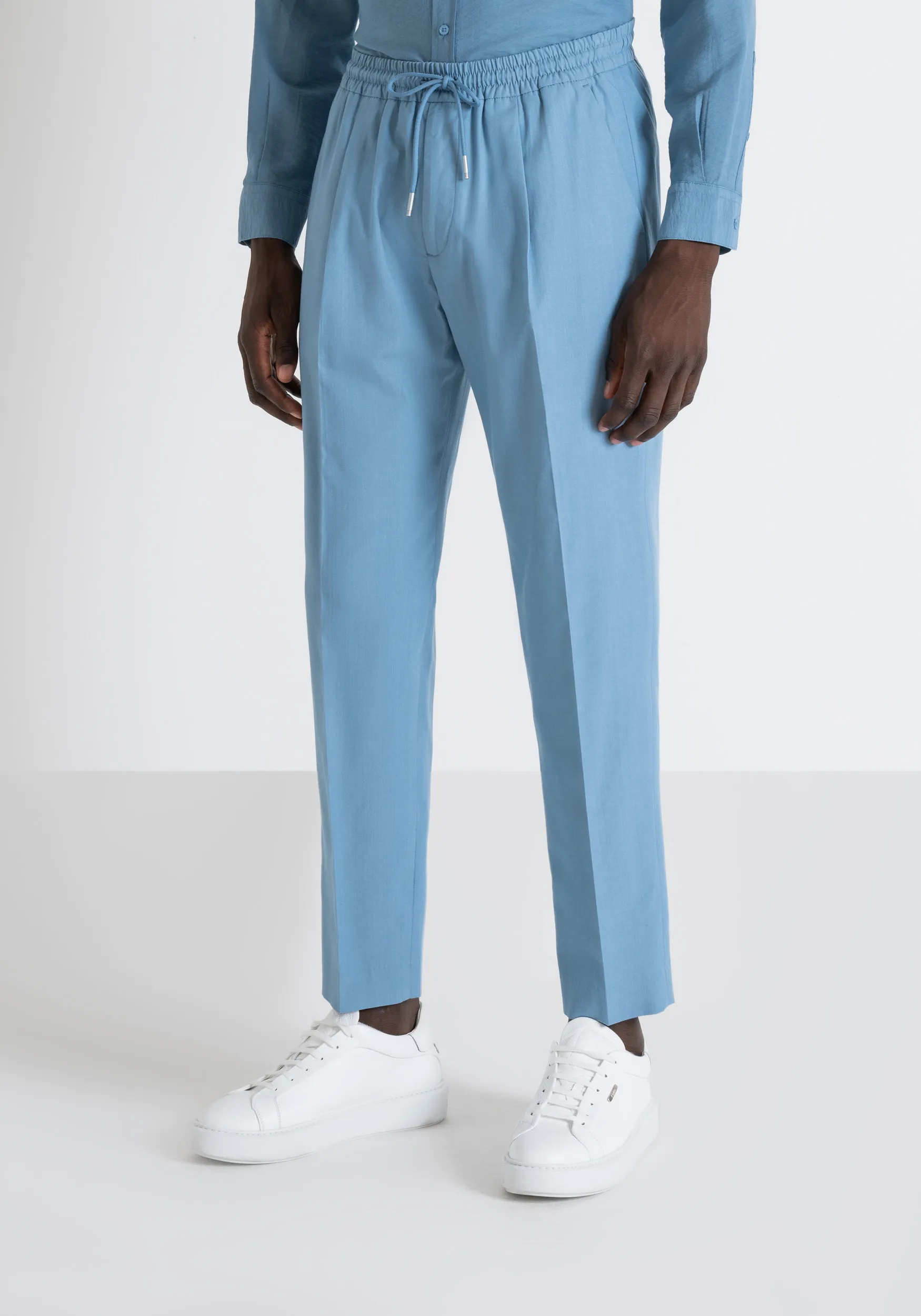 PANTALÓN REGULAR FIT «NEIL» EN MEZCLA DE ALGODÓN FLAMEADO