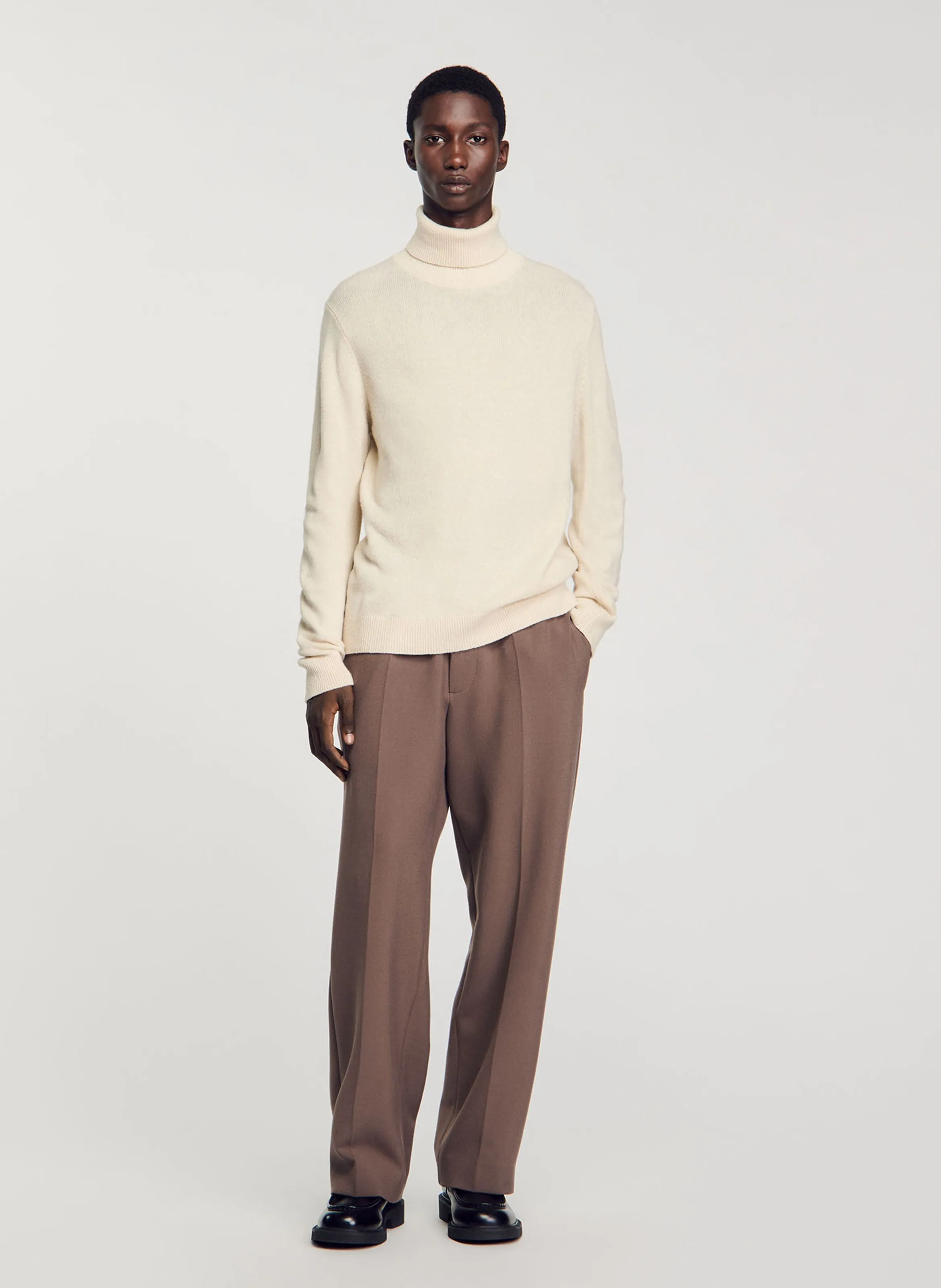 Pantalón ancho de punto en marron